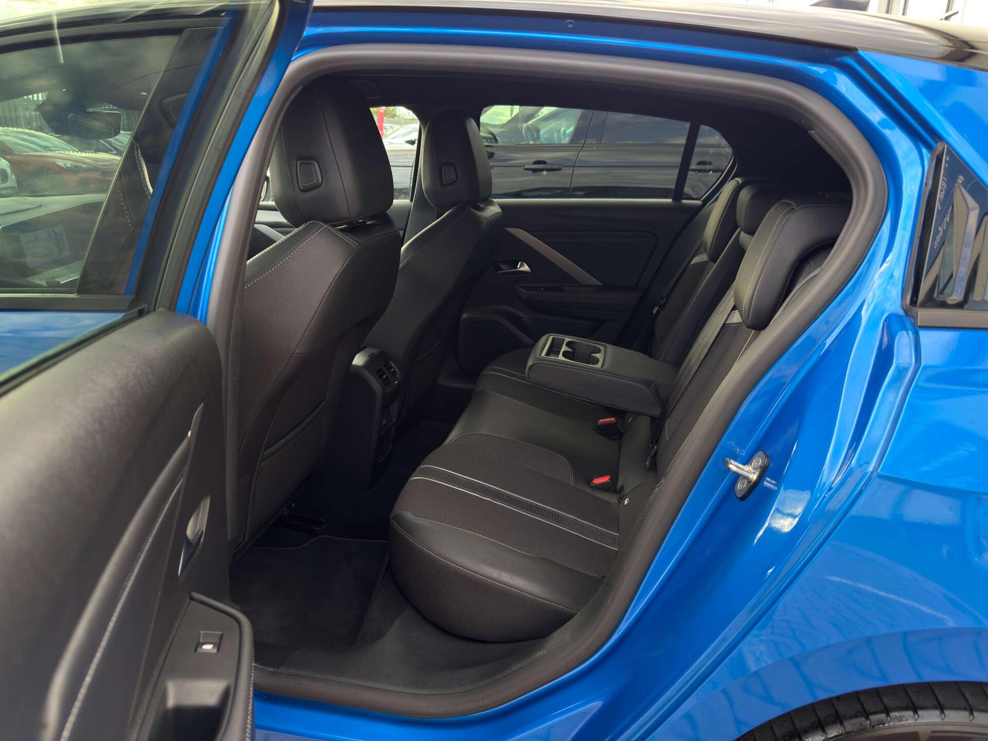 Vauxhall Astra view 34