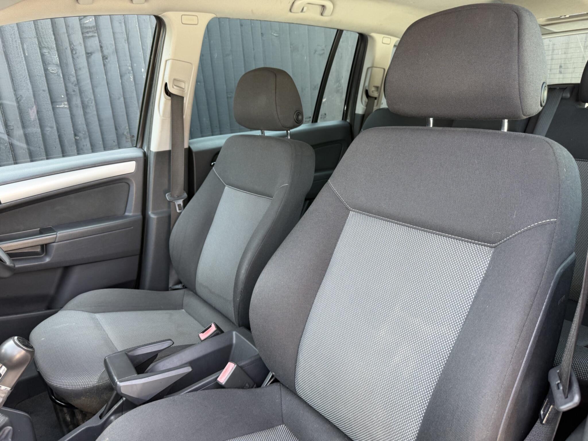 Vauxhall Zafira view 18