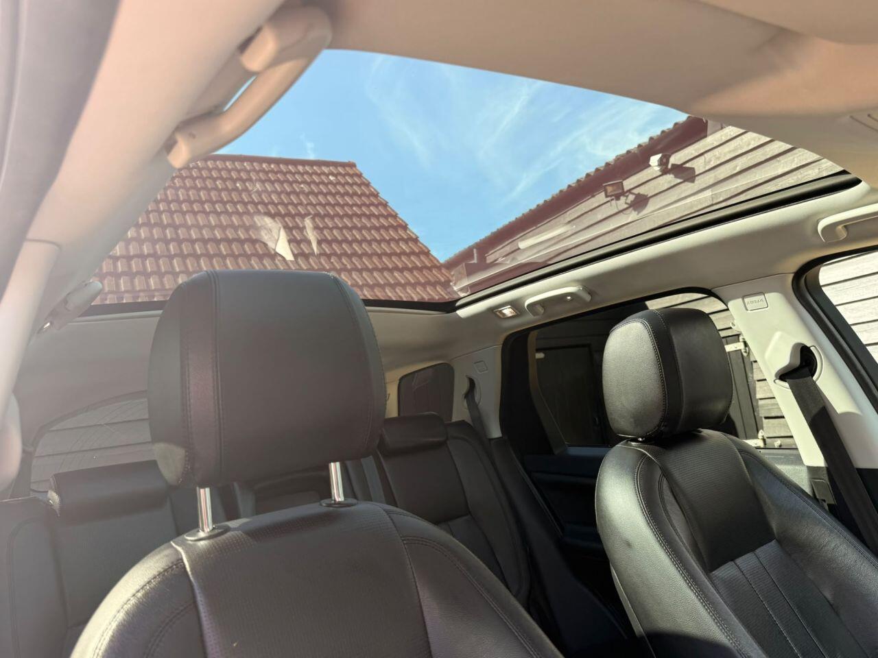 Land Rover Discovery Sport view 17