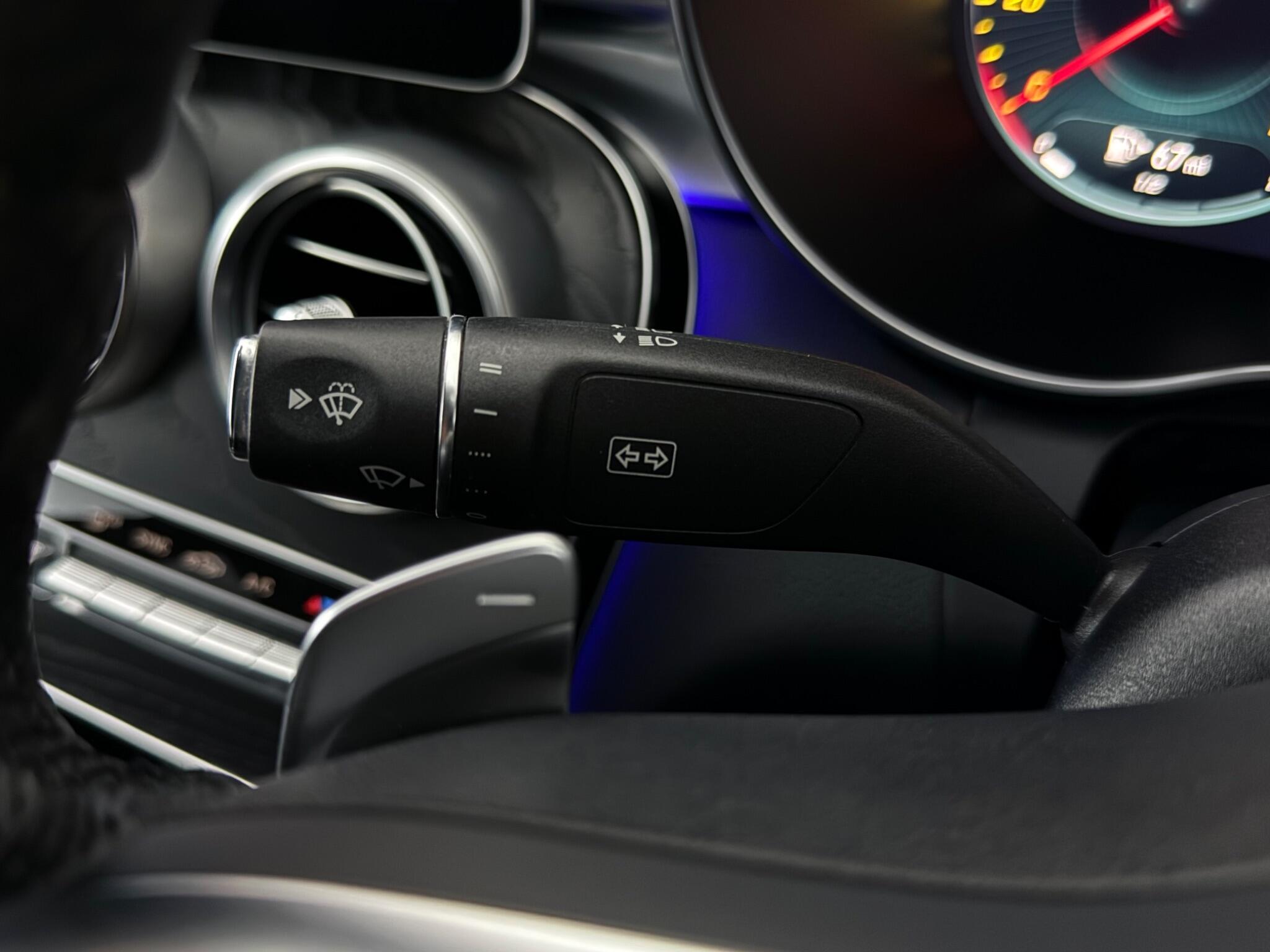 Mercedes-Benz C-Class view 18