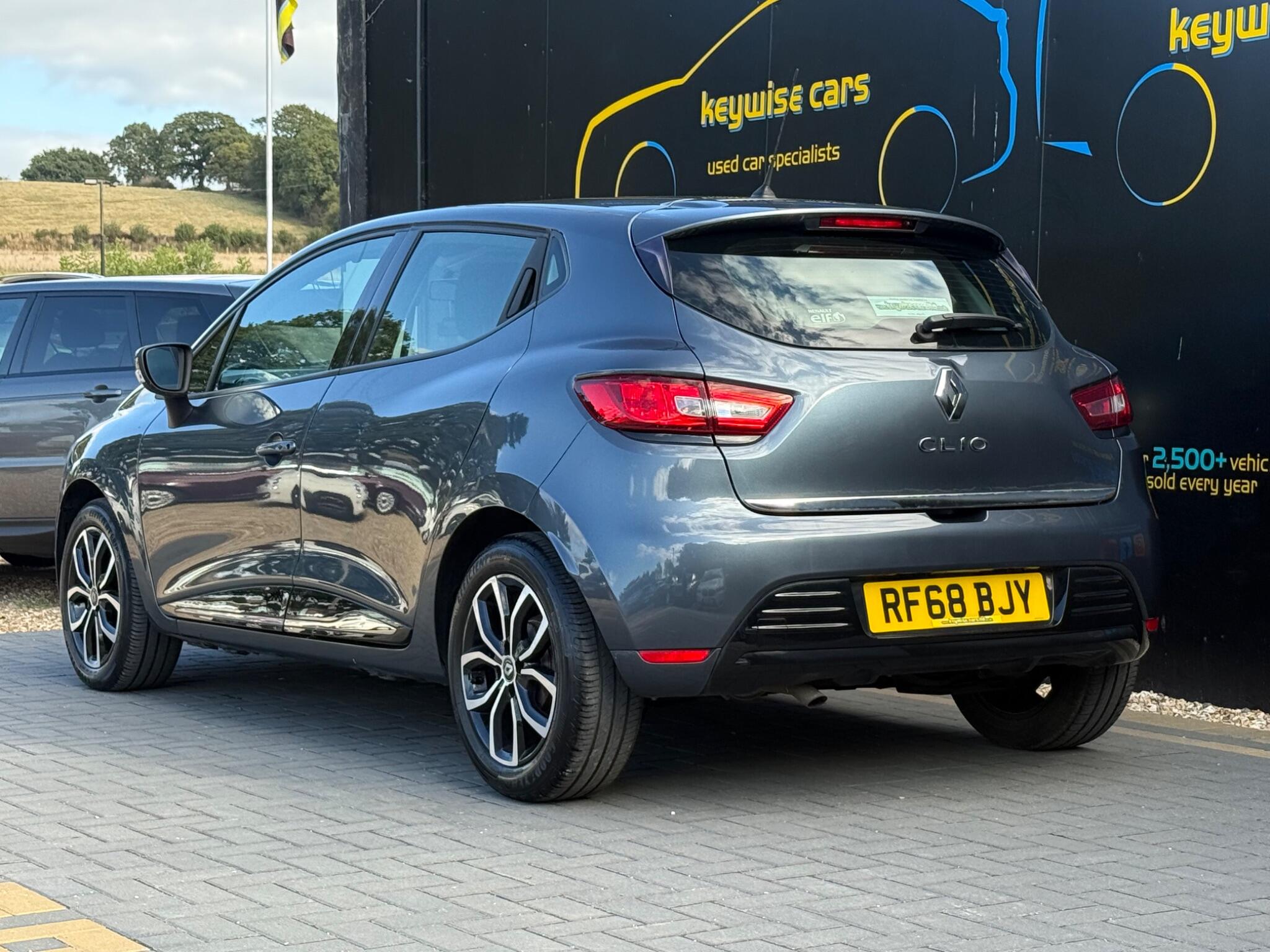 Renault Clio view 3