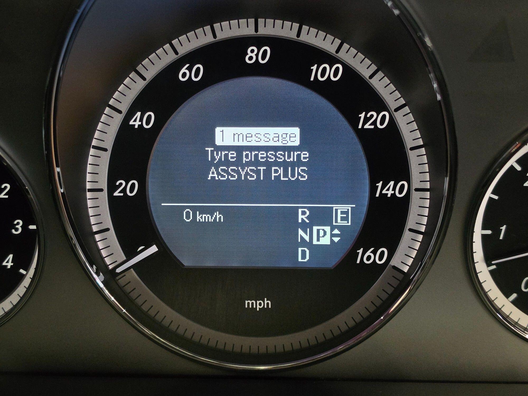Mercedes-Benz E-Class view 106