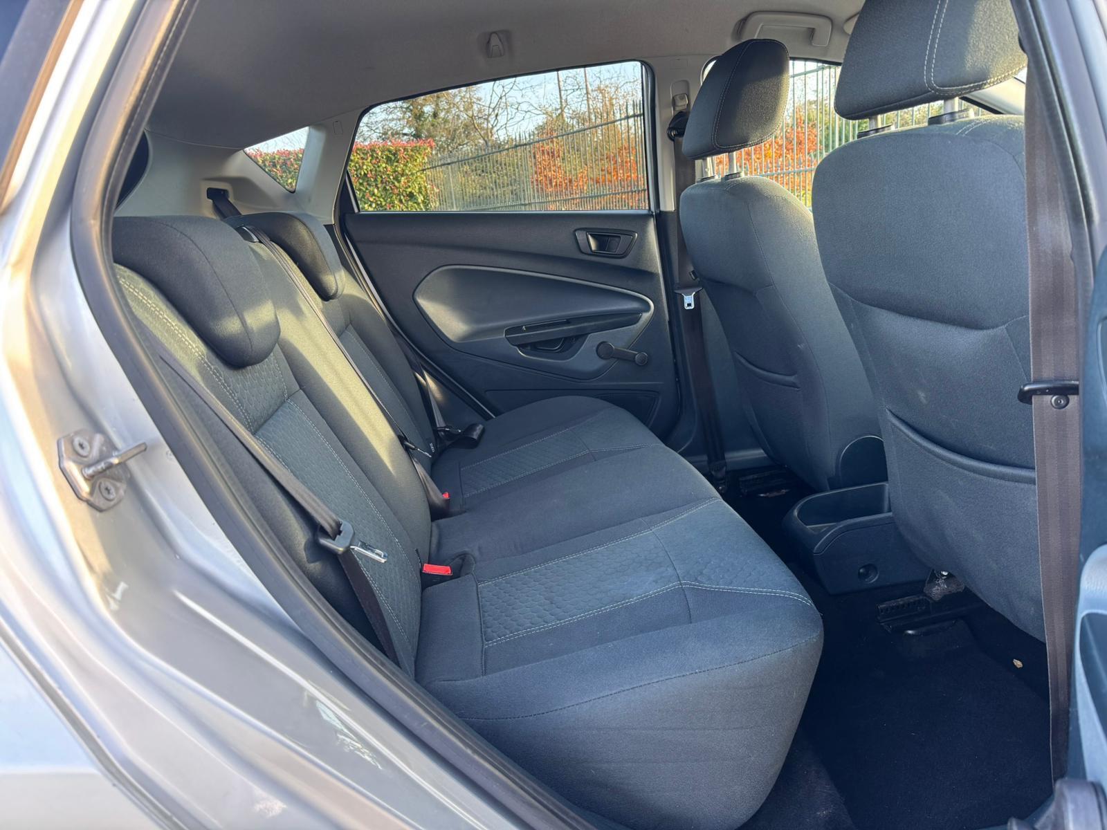 2009 Ford Fiesta image 22