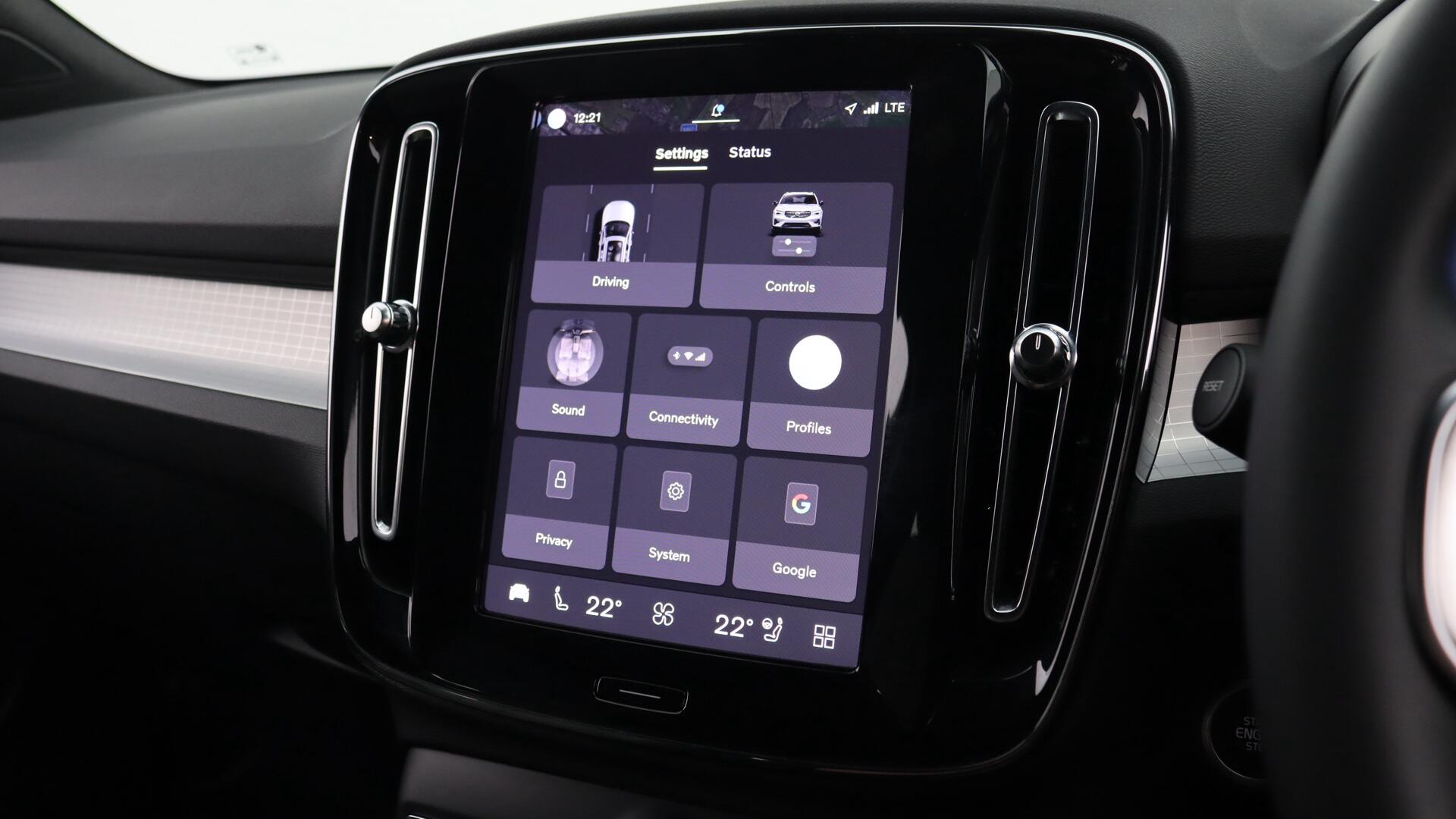 Volvo XC40 view 15