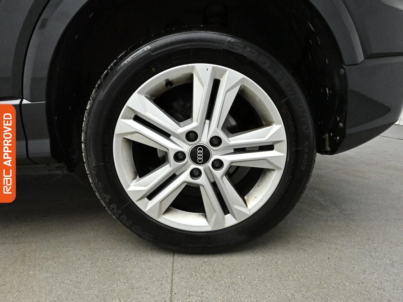 Audi Q2 view 14