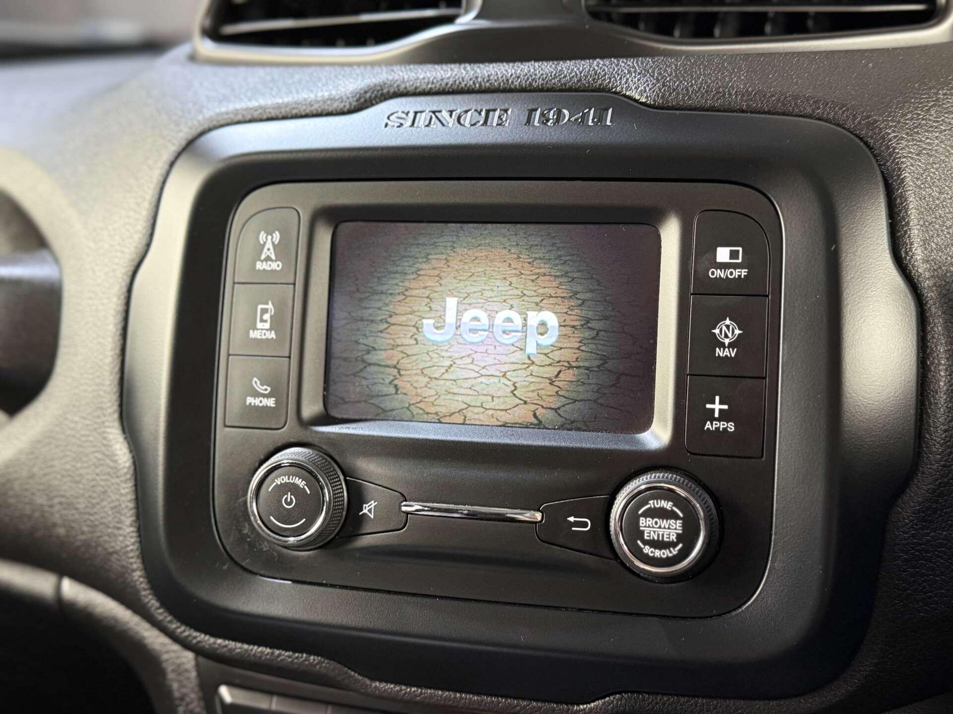 Jeep Renegade view 33