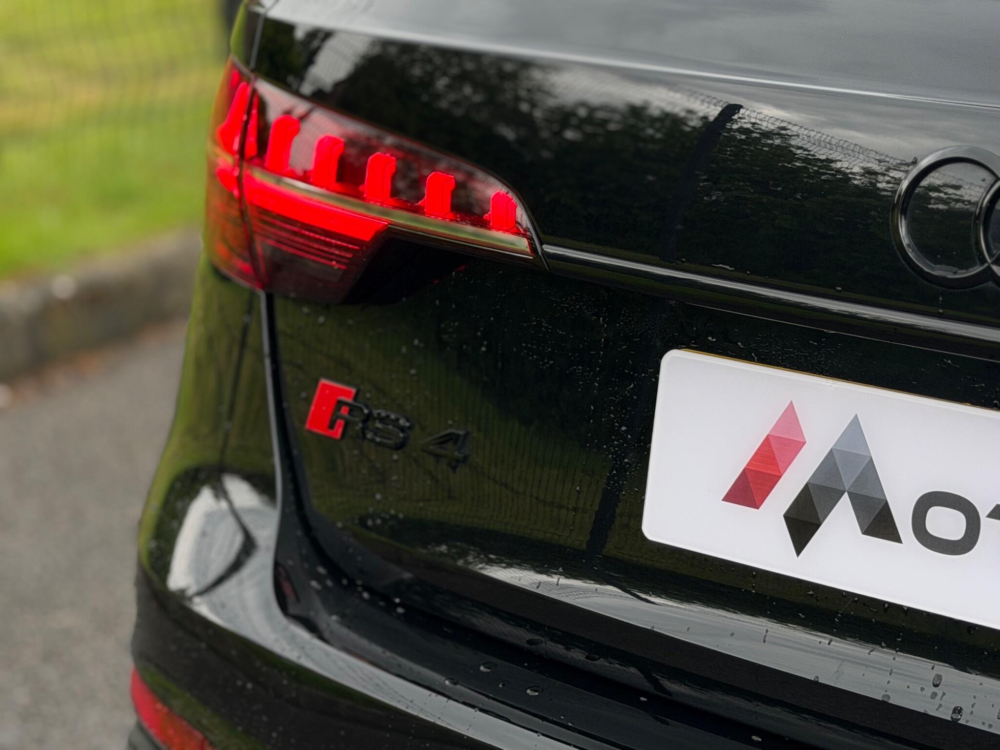 Audi RS4 view 57