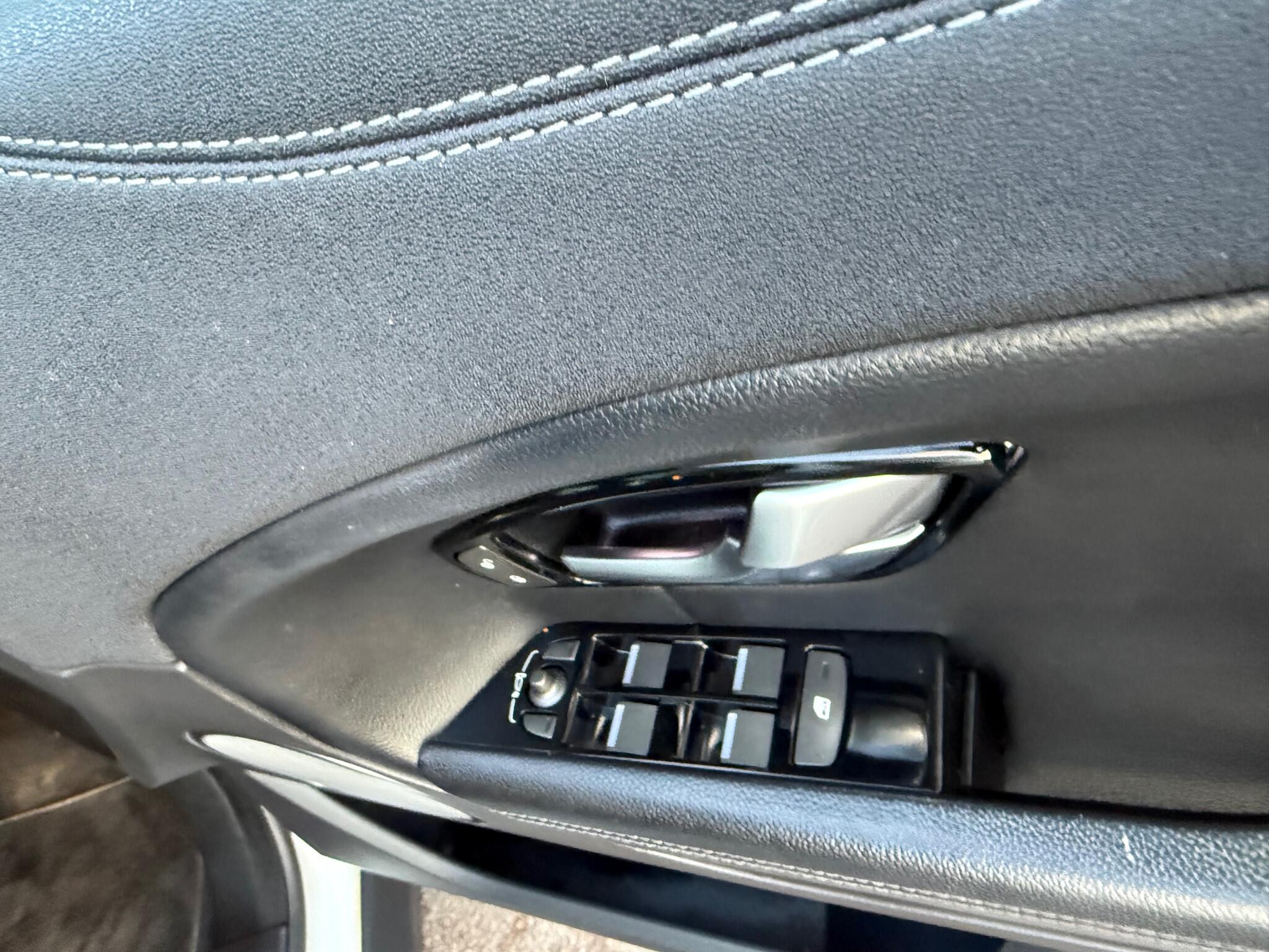 Land Rover Range Rover Evoque view 9