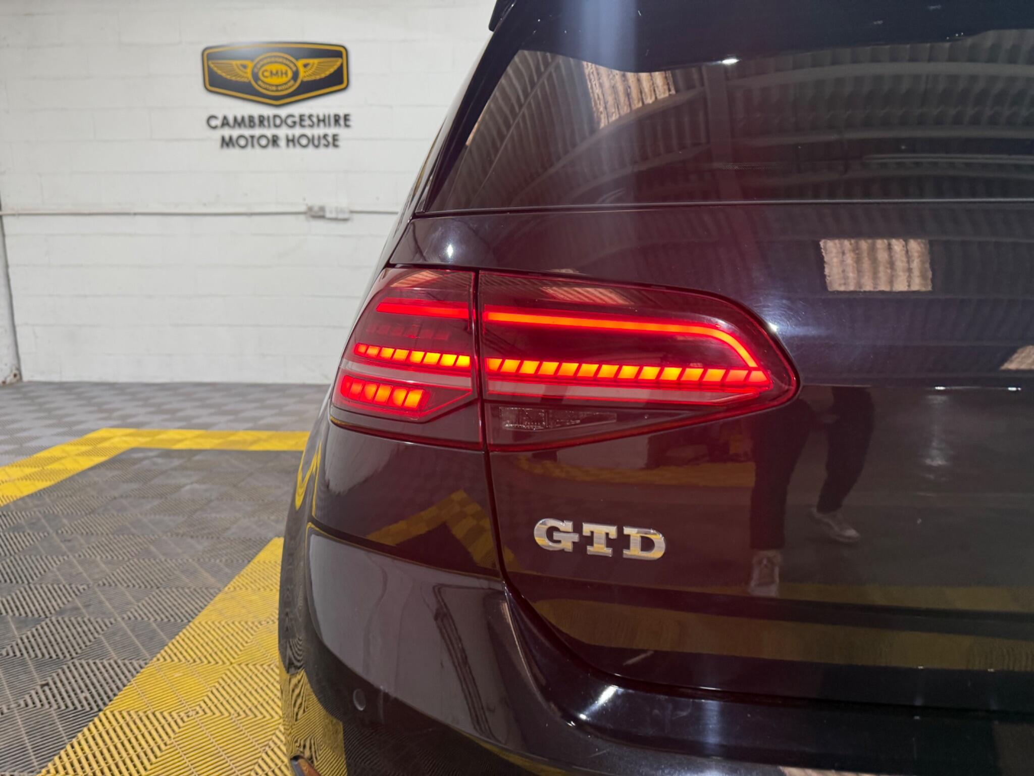 Volkswagen Golf view 58