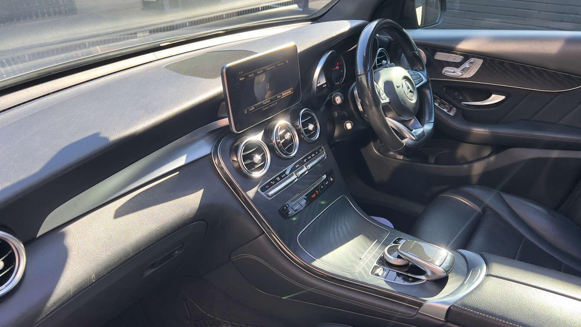 Mercedes-Benz GLC view 16