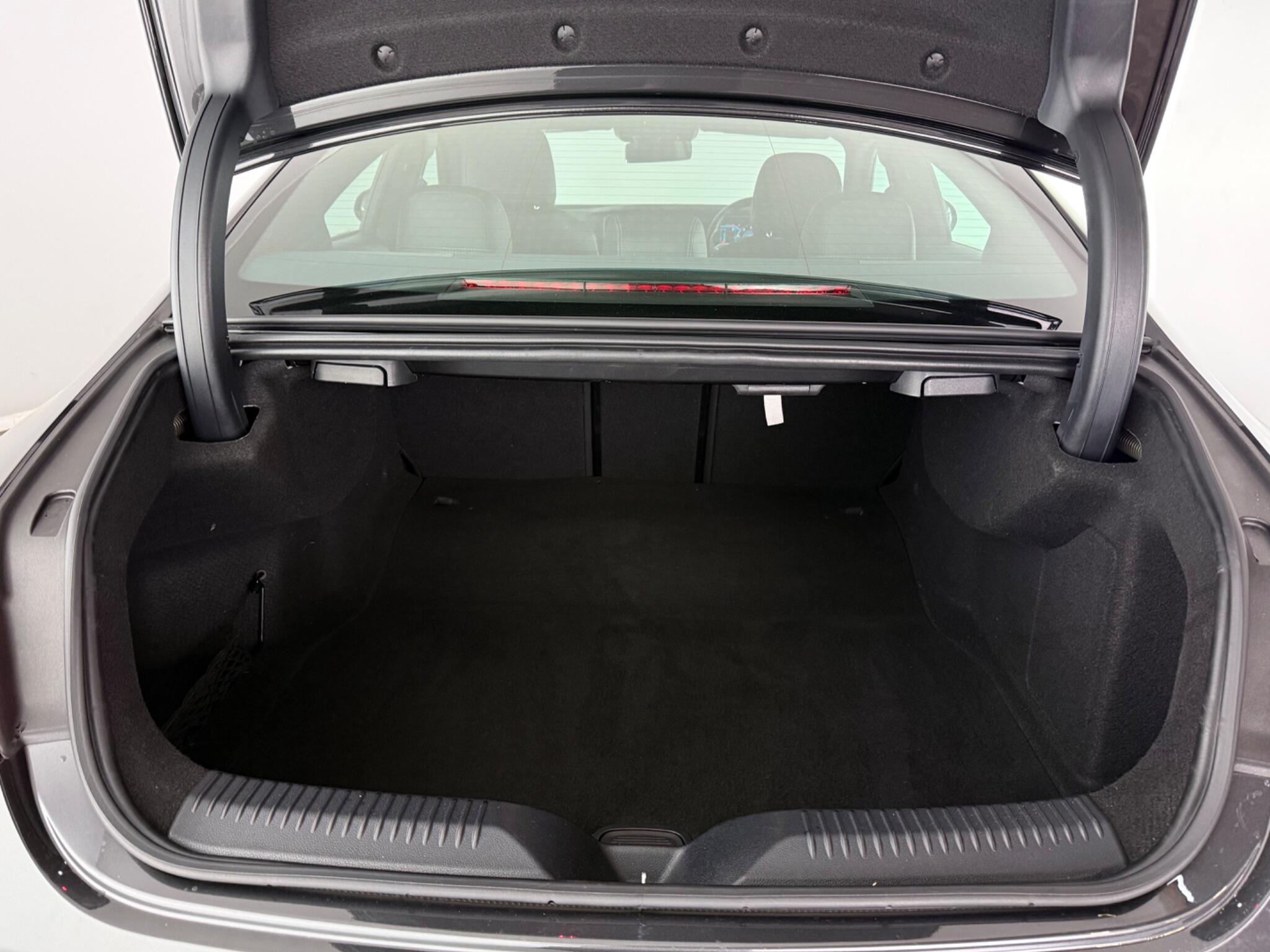Mercedes-Benz CLS view 12