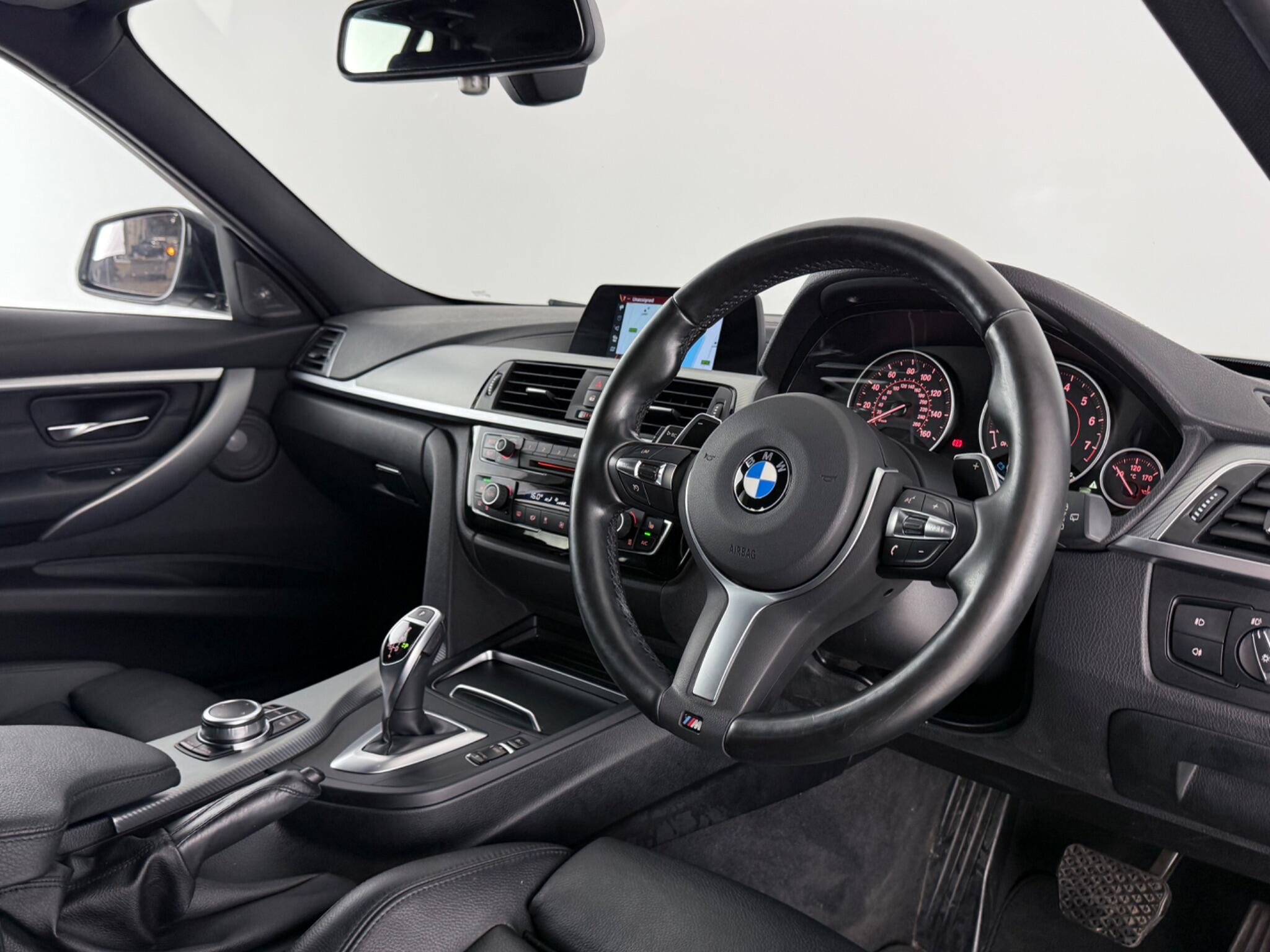 BMW 3 Series view 3