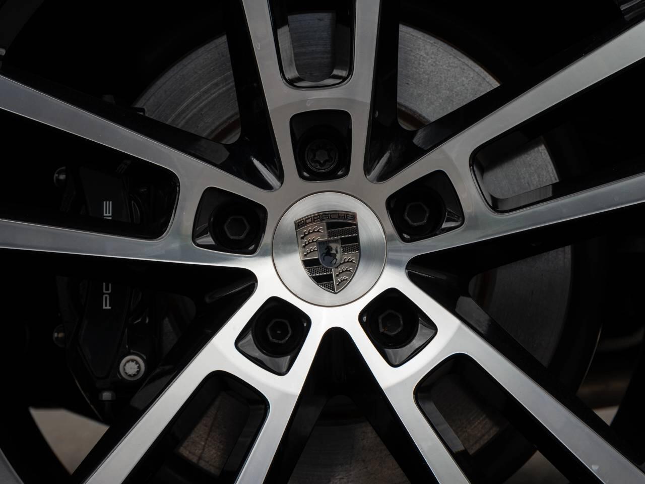 Porsche Cayenne view 54