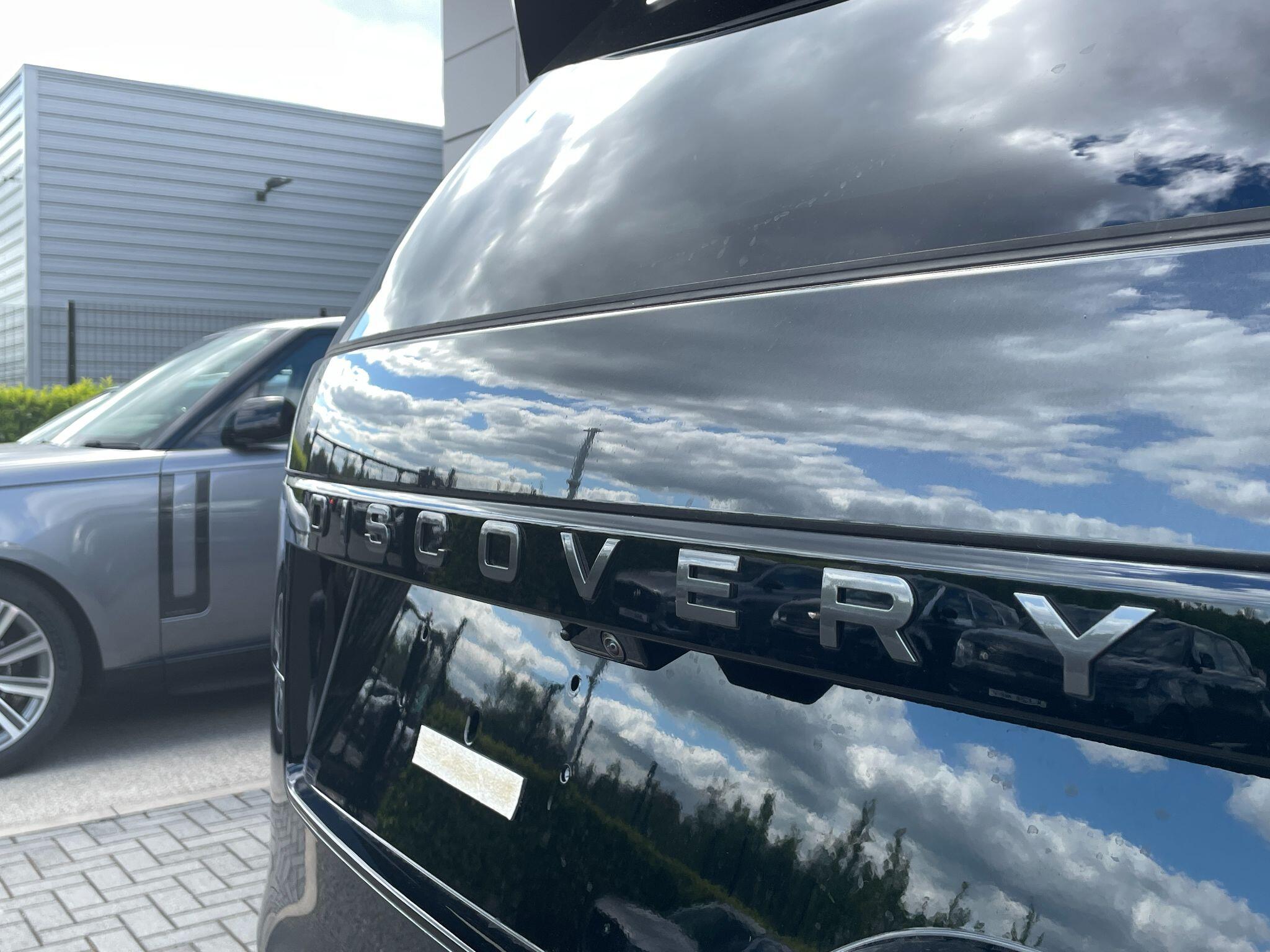 Land Rover Discovery view 38