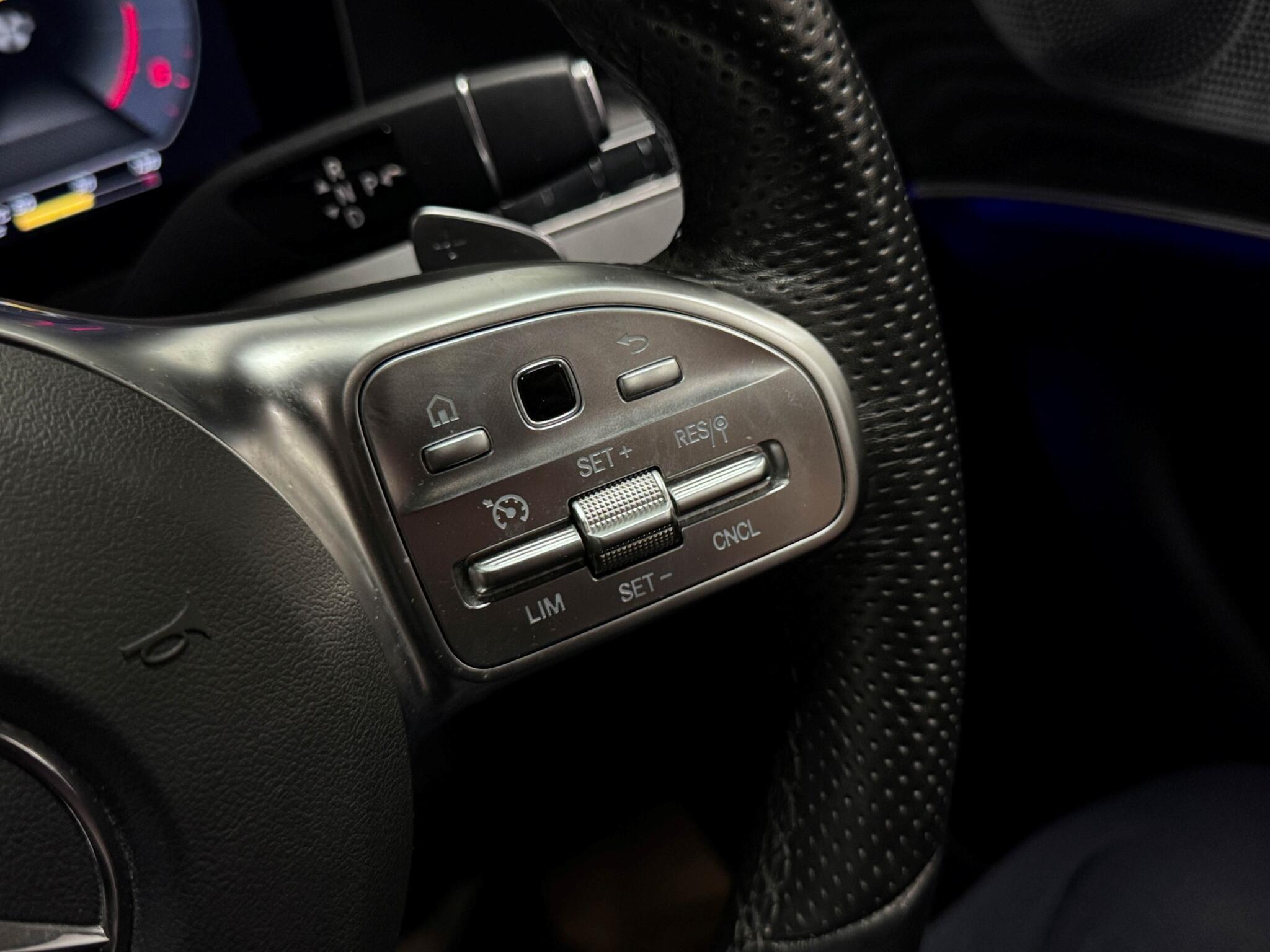 Mercedes-Benz CLS view 16