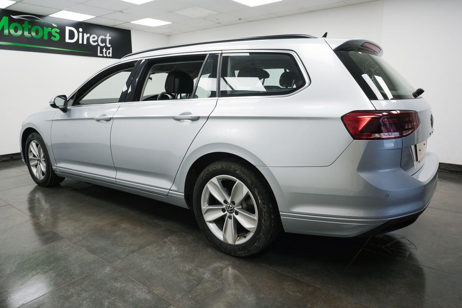 Volkswagen Passat view 2