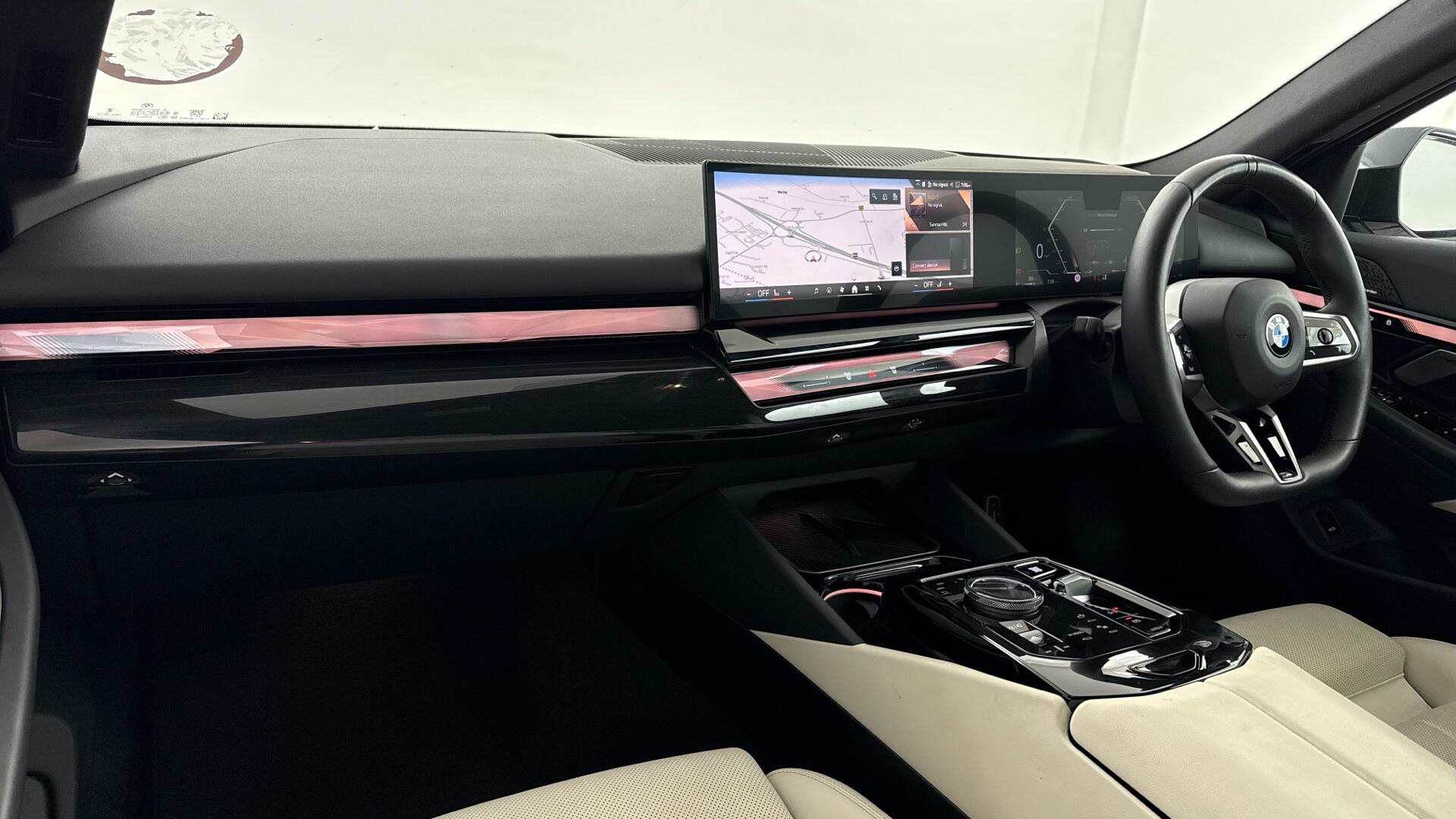 BMW 5 Series view 7