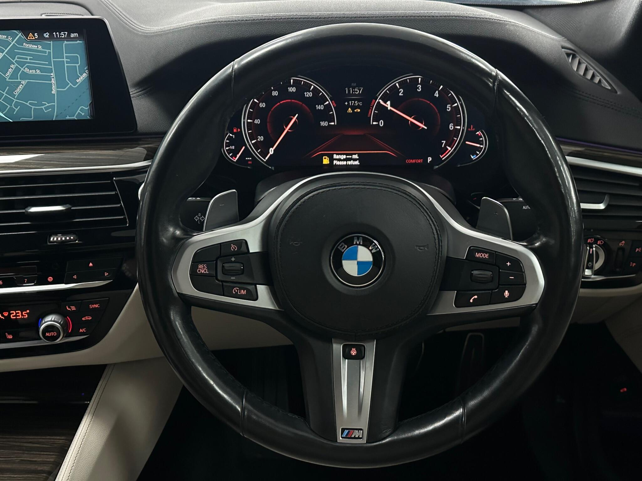 BMW 5 Series view 19