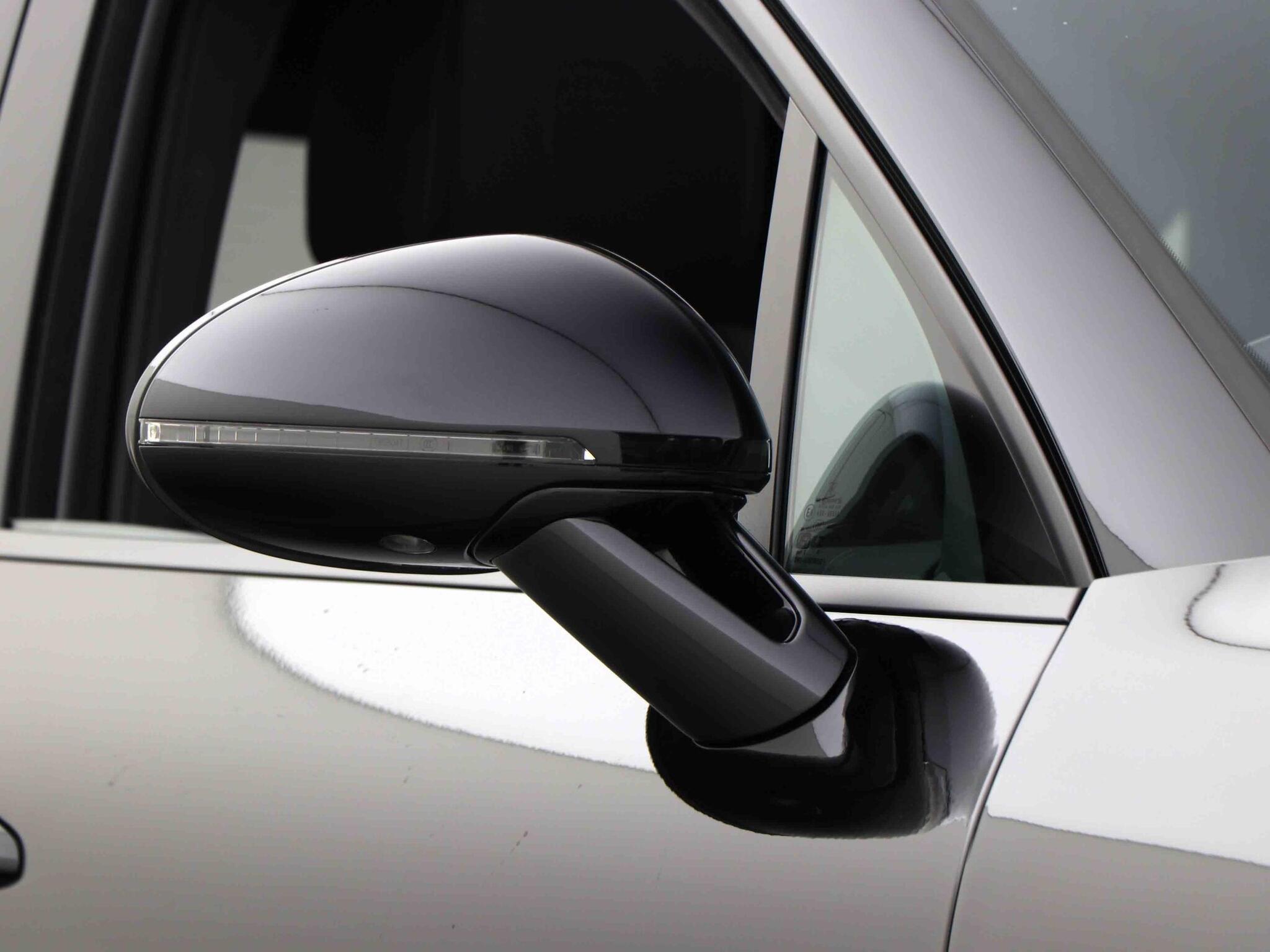 Porsche Macan view 13