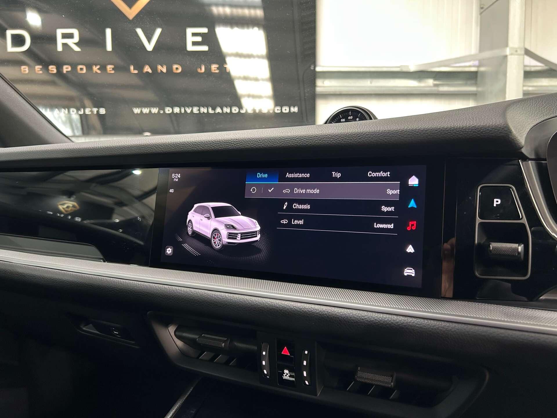 Porsche Cayenne view 25