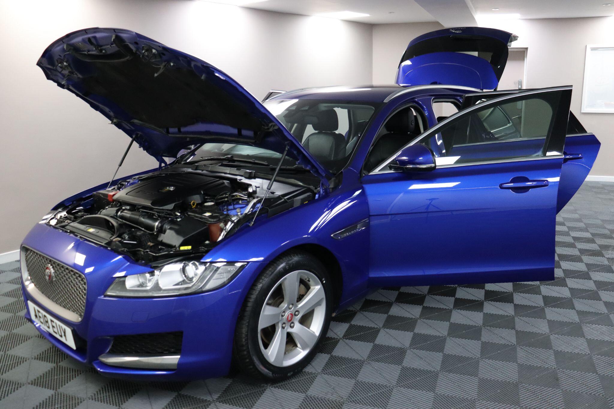 Jaguar XF view 16