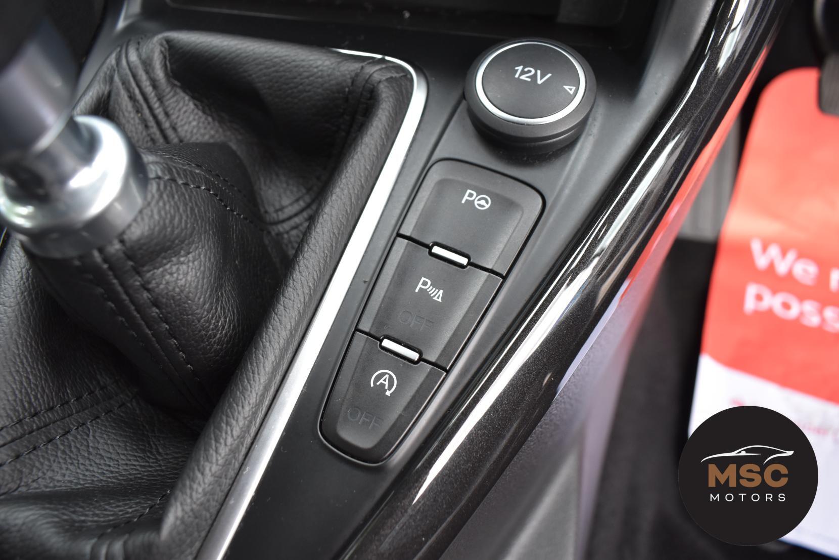 Ford Focus view 45