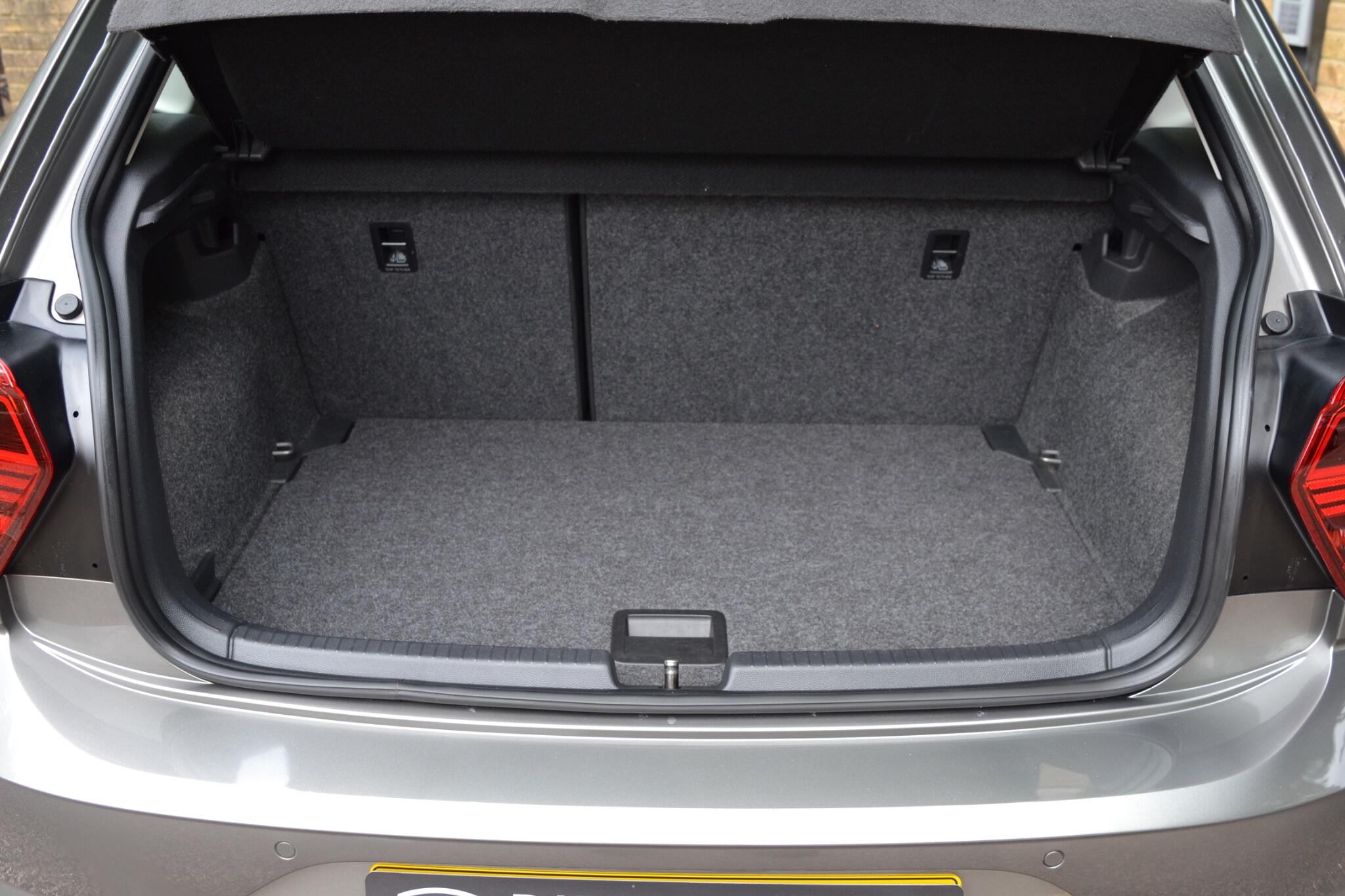 Volkswagen Polo view 12