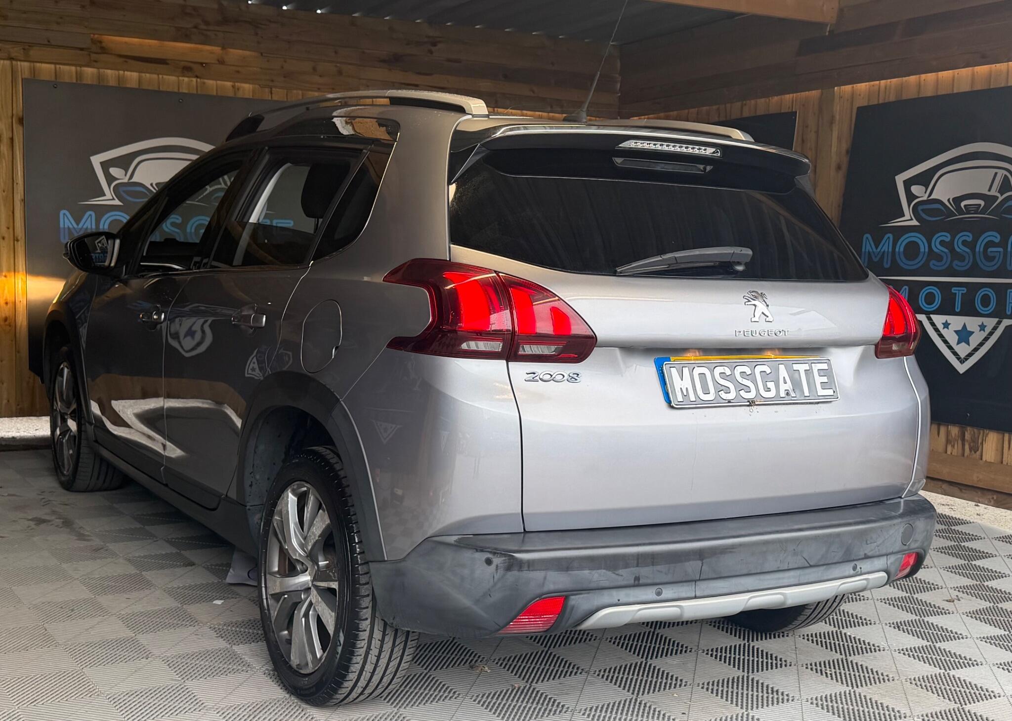 Peugeot 2008 view 6