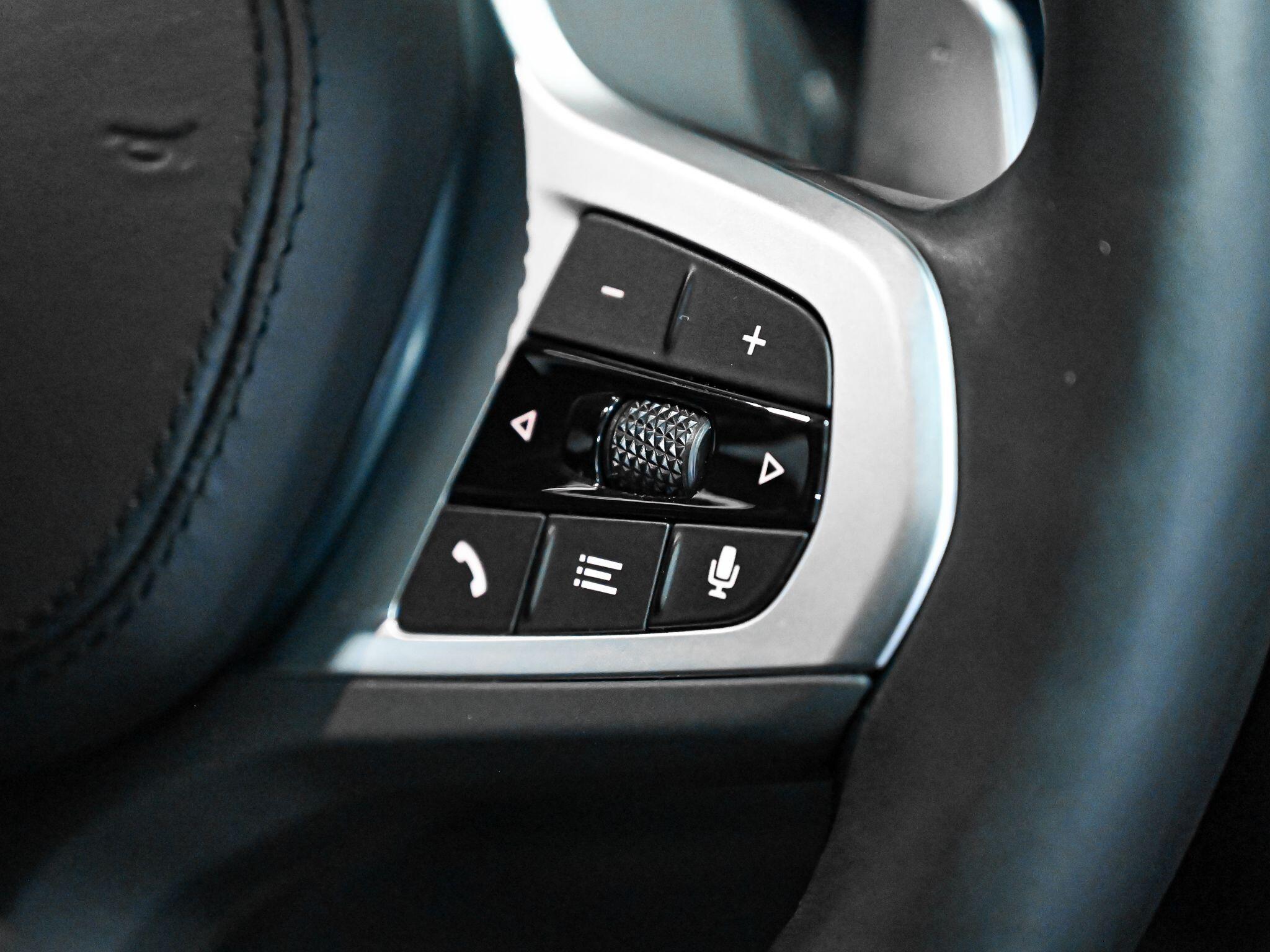 BMW X4 view 13