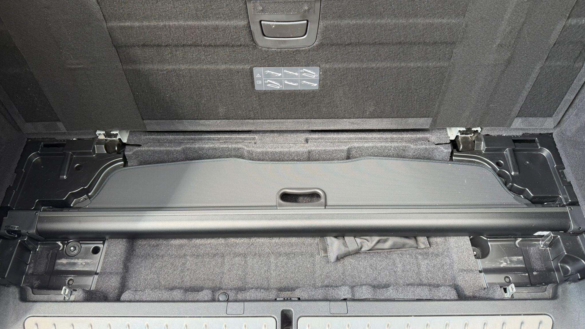 BMW 5 Series view 38