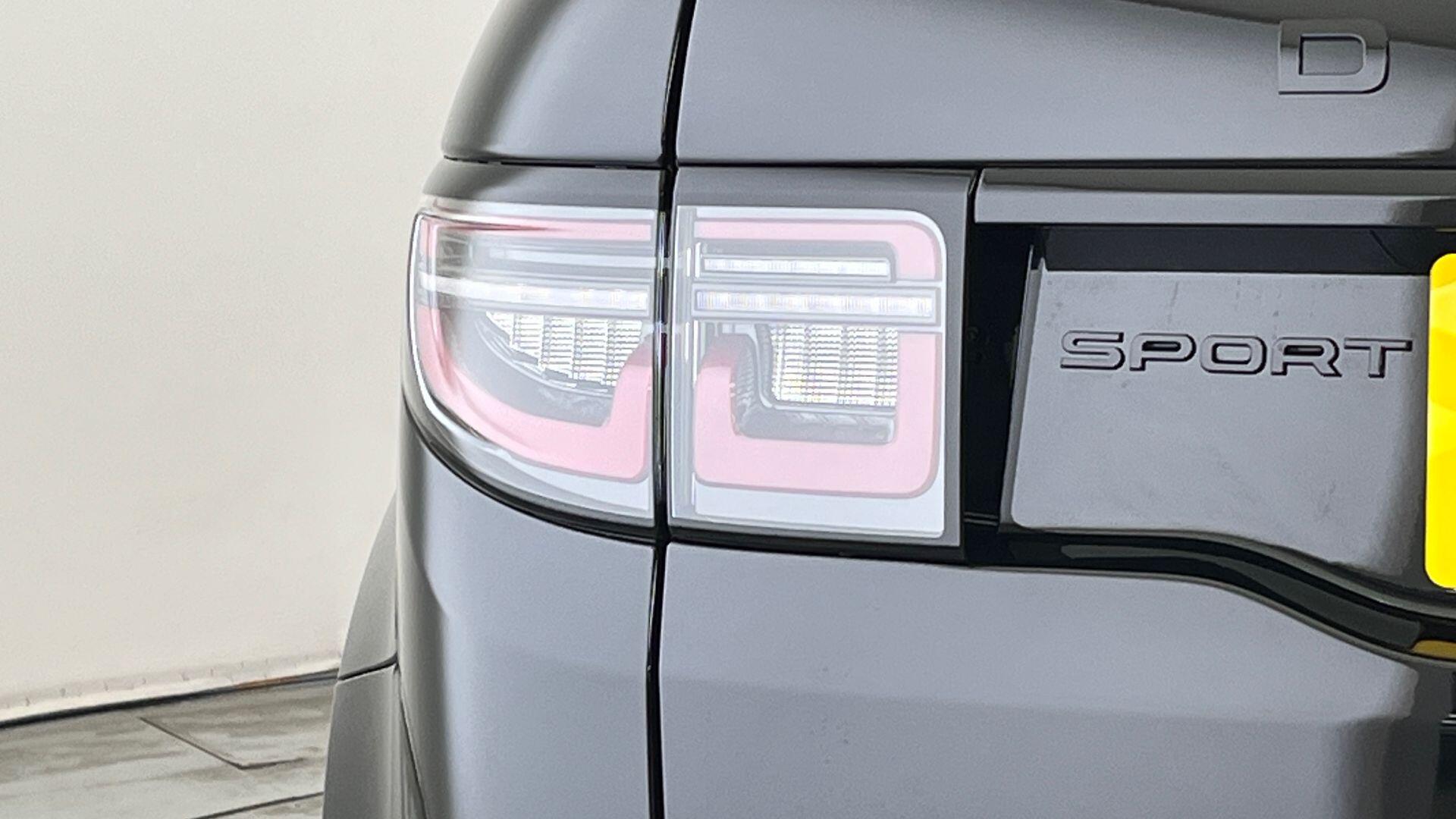 Land Rover Discovery Sport view 29