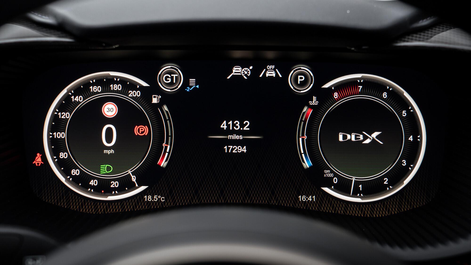Aston Martin DBX view 47