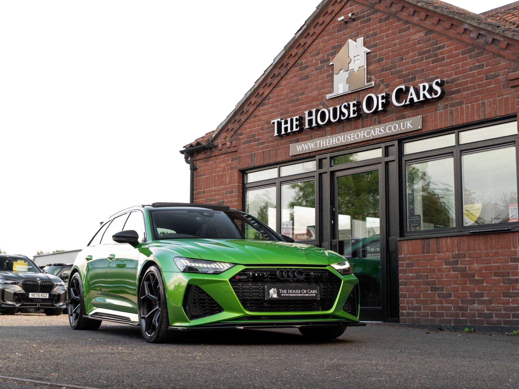 Audi RS6 Avant view 3