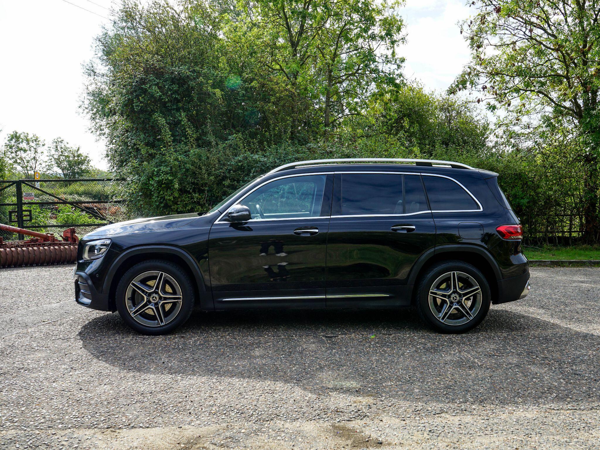 Mercedes-Benz GLB view 2