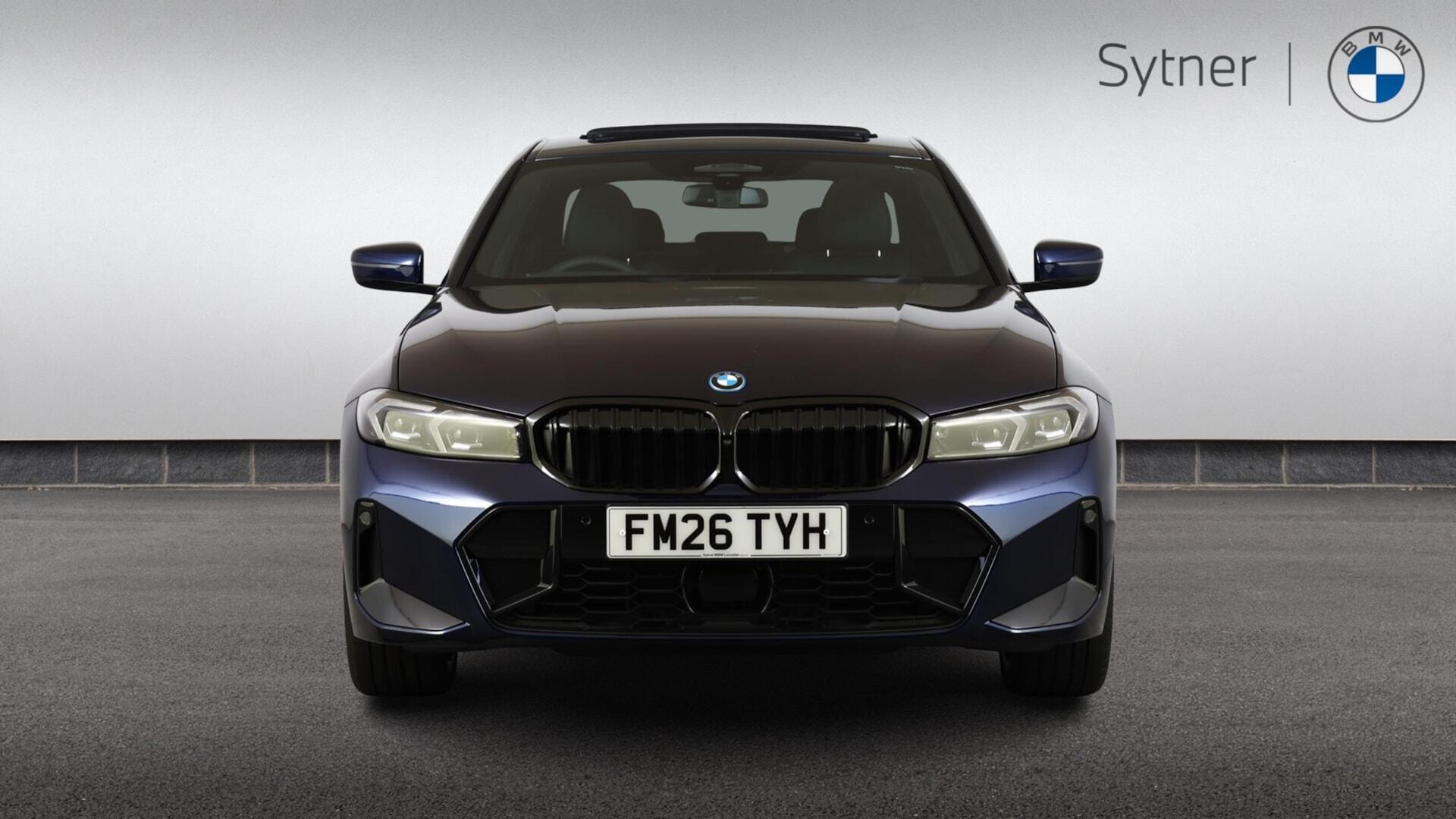 BMW 3 Series view 16