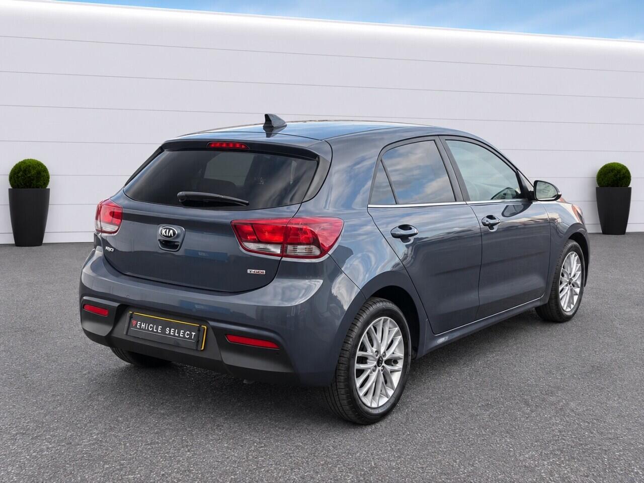 Kia Rio view 11