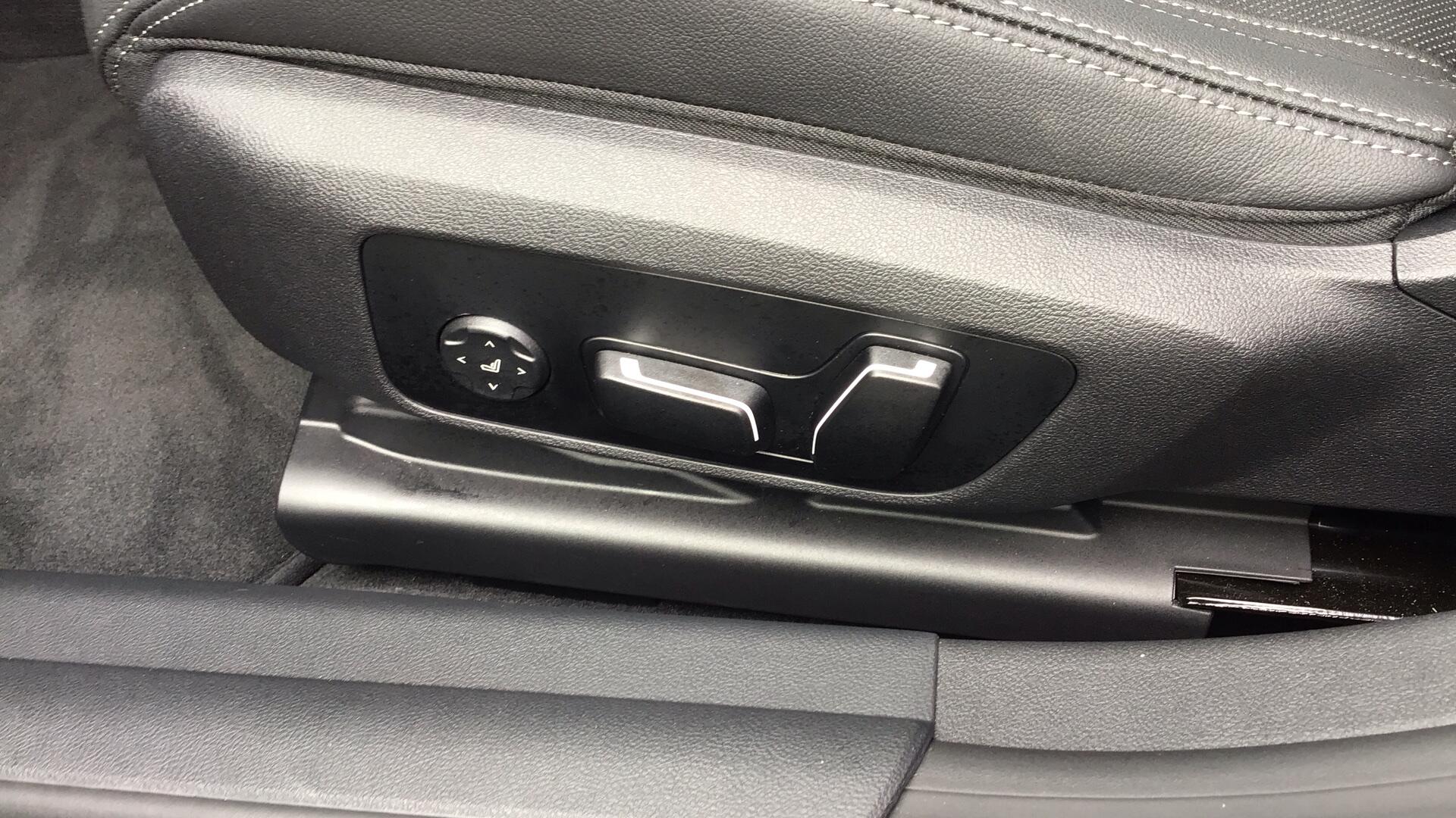 BMW i4 view 40