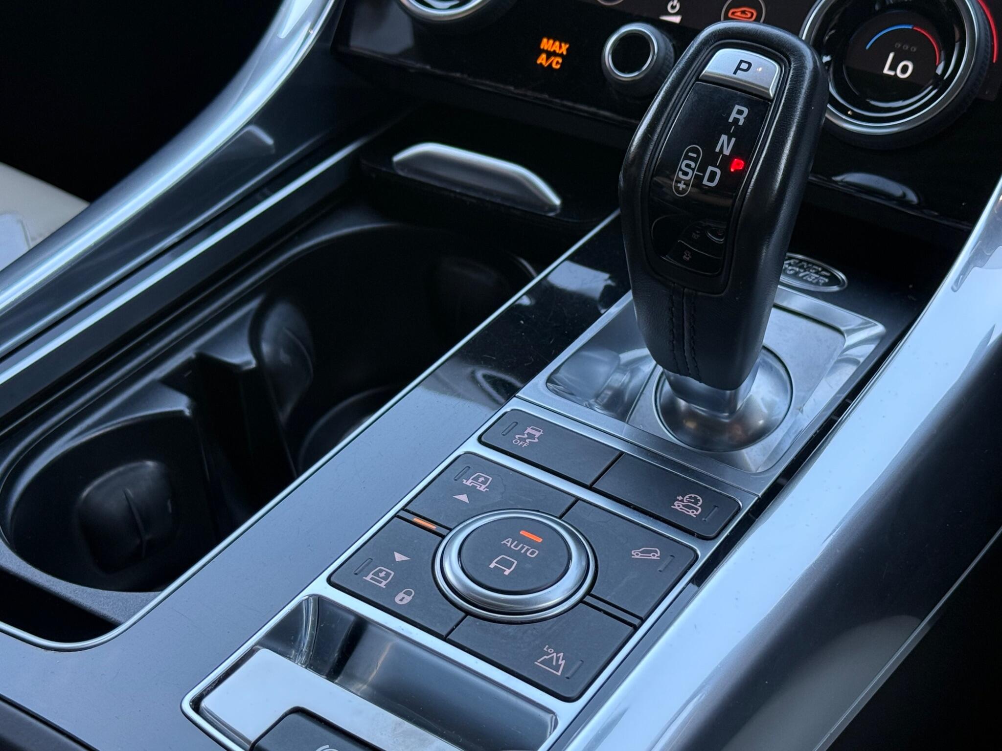 Land Rover Range Rover Sport view 9