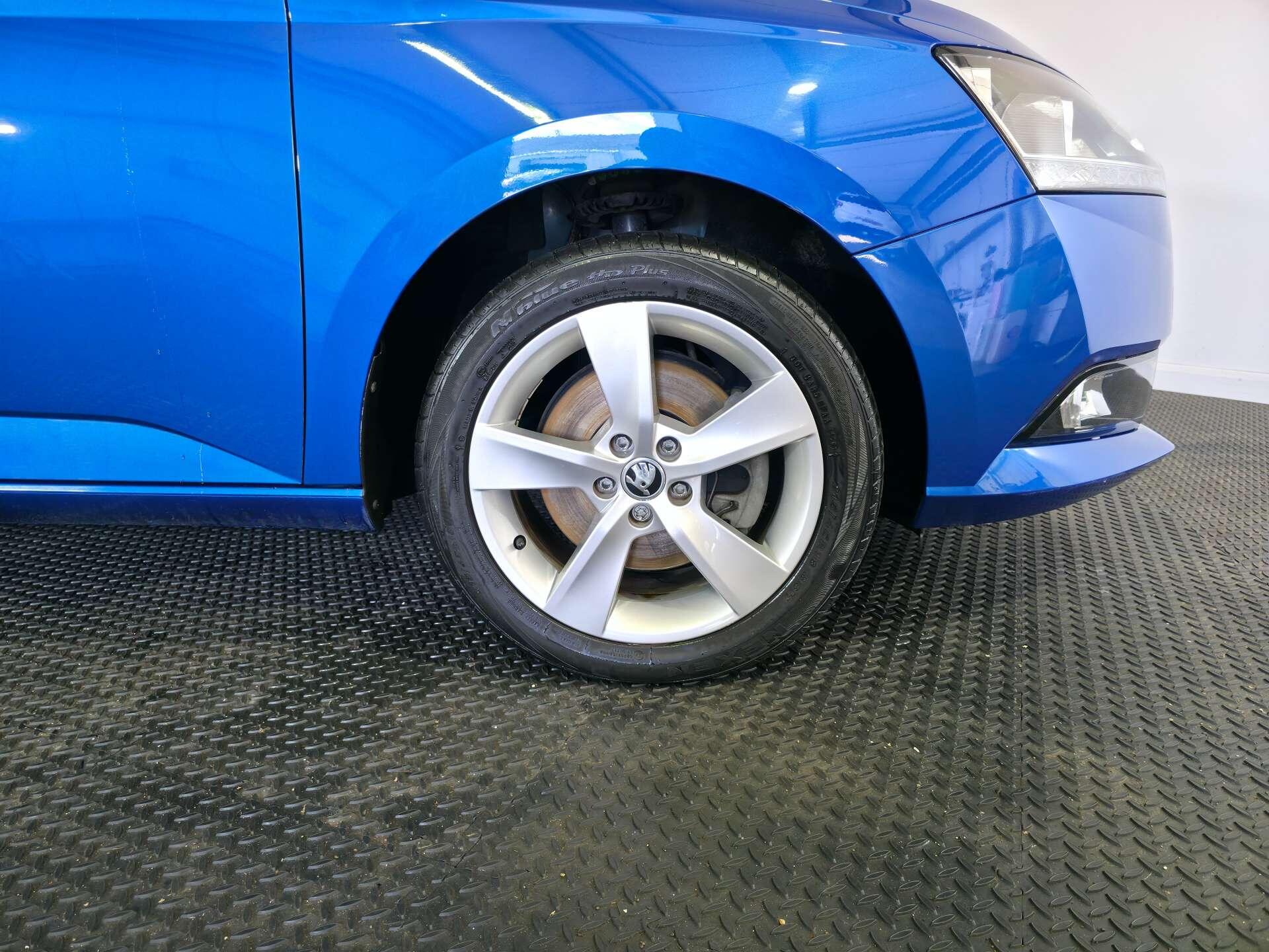 Skoda Fabia view 56