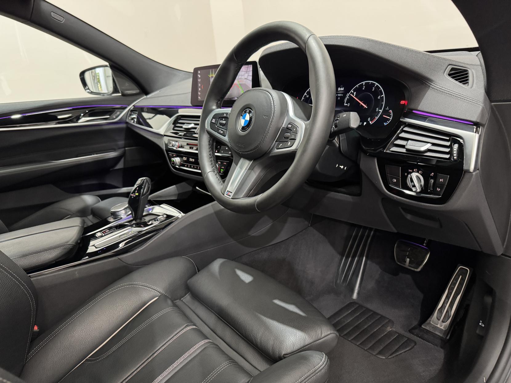 BMW 6 Series view 21