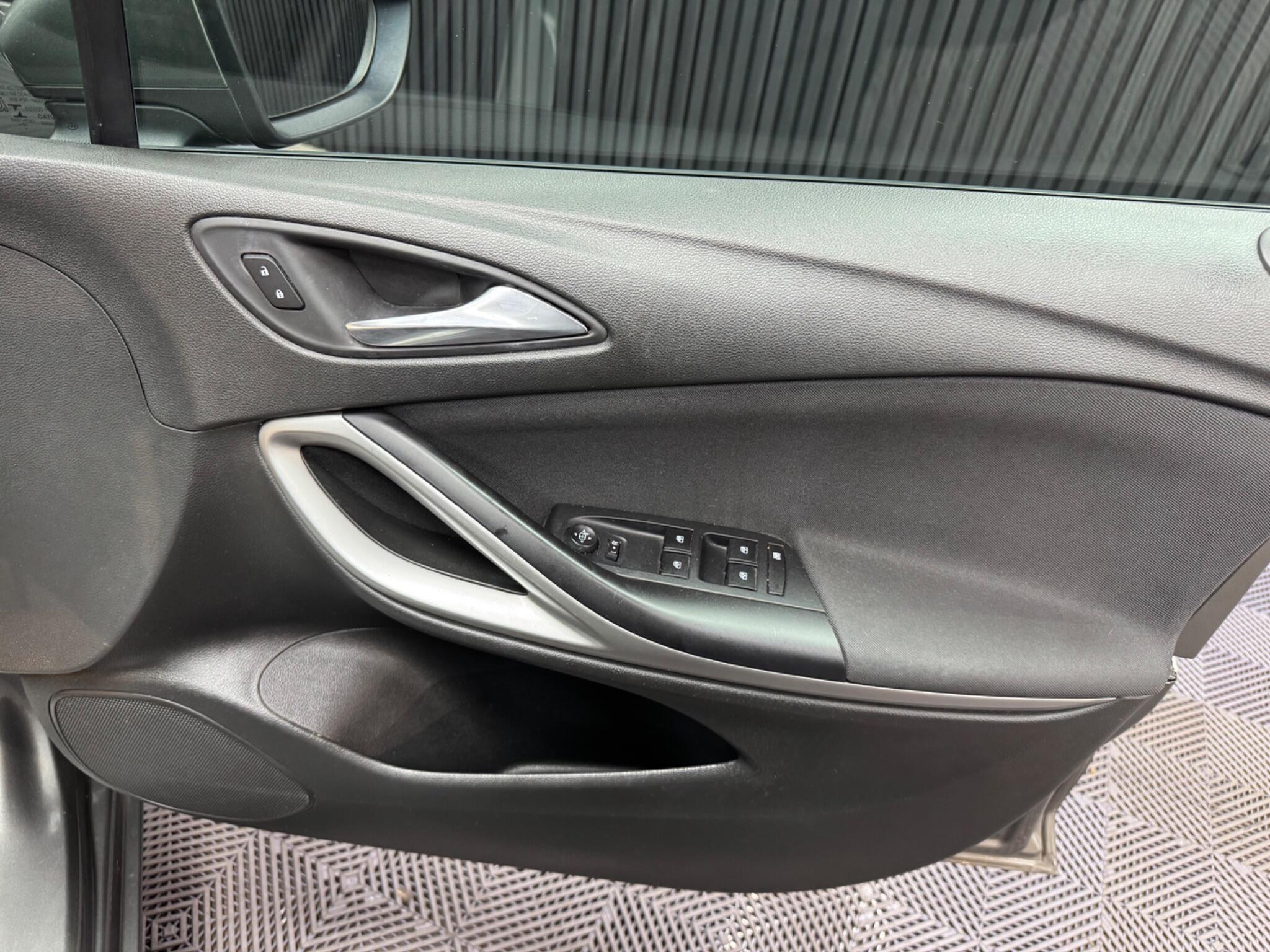 Vauxhall Astra view 27
