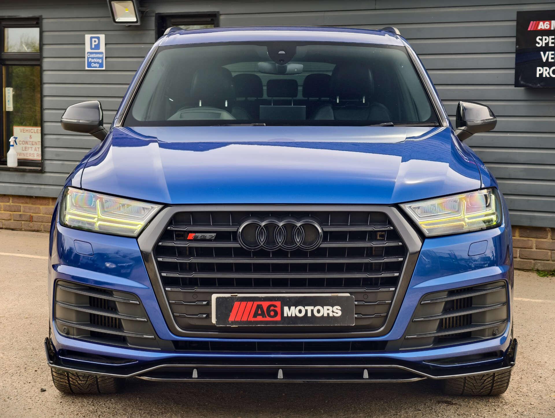 Audi SQ7 view 7