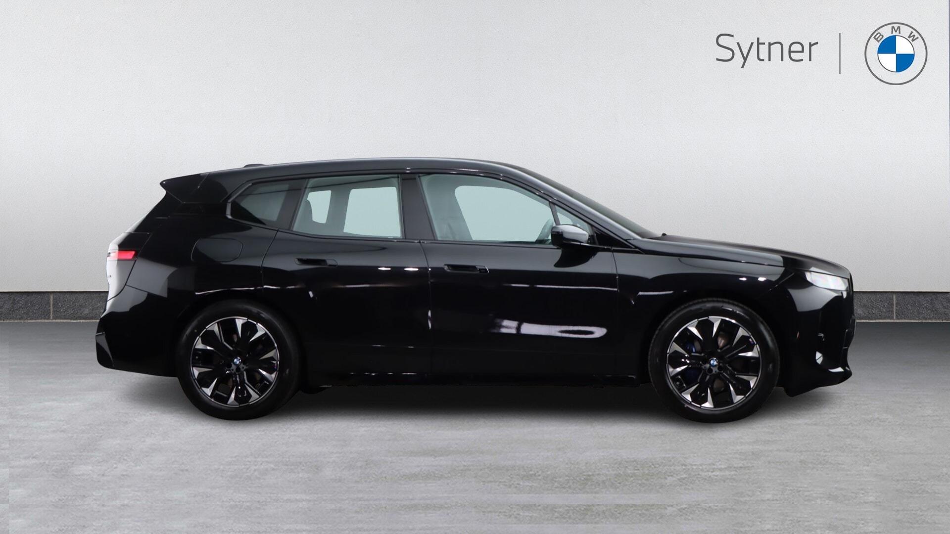 BMW iX view 3