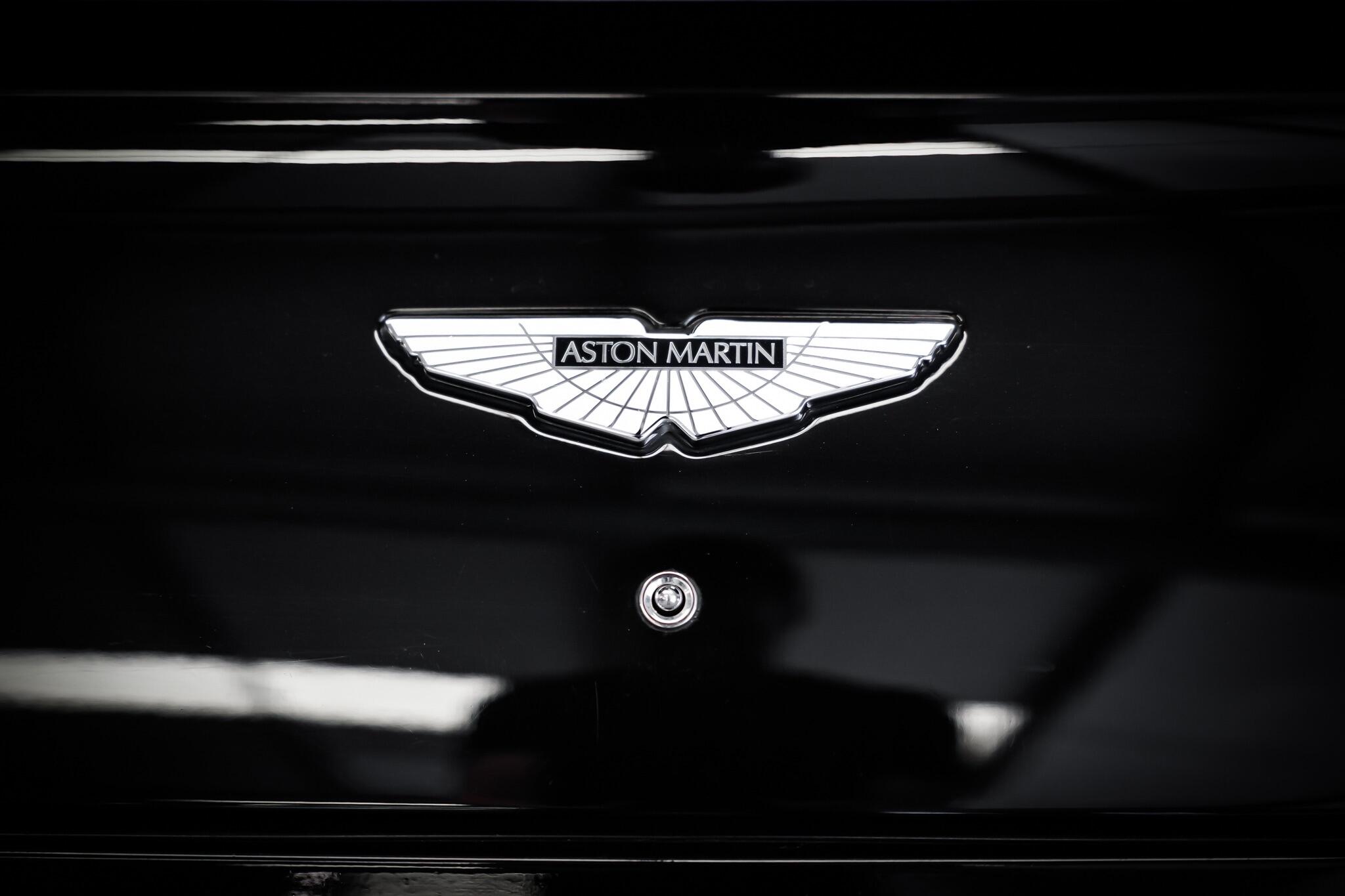 Aston Martin Vanquish view 37