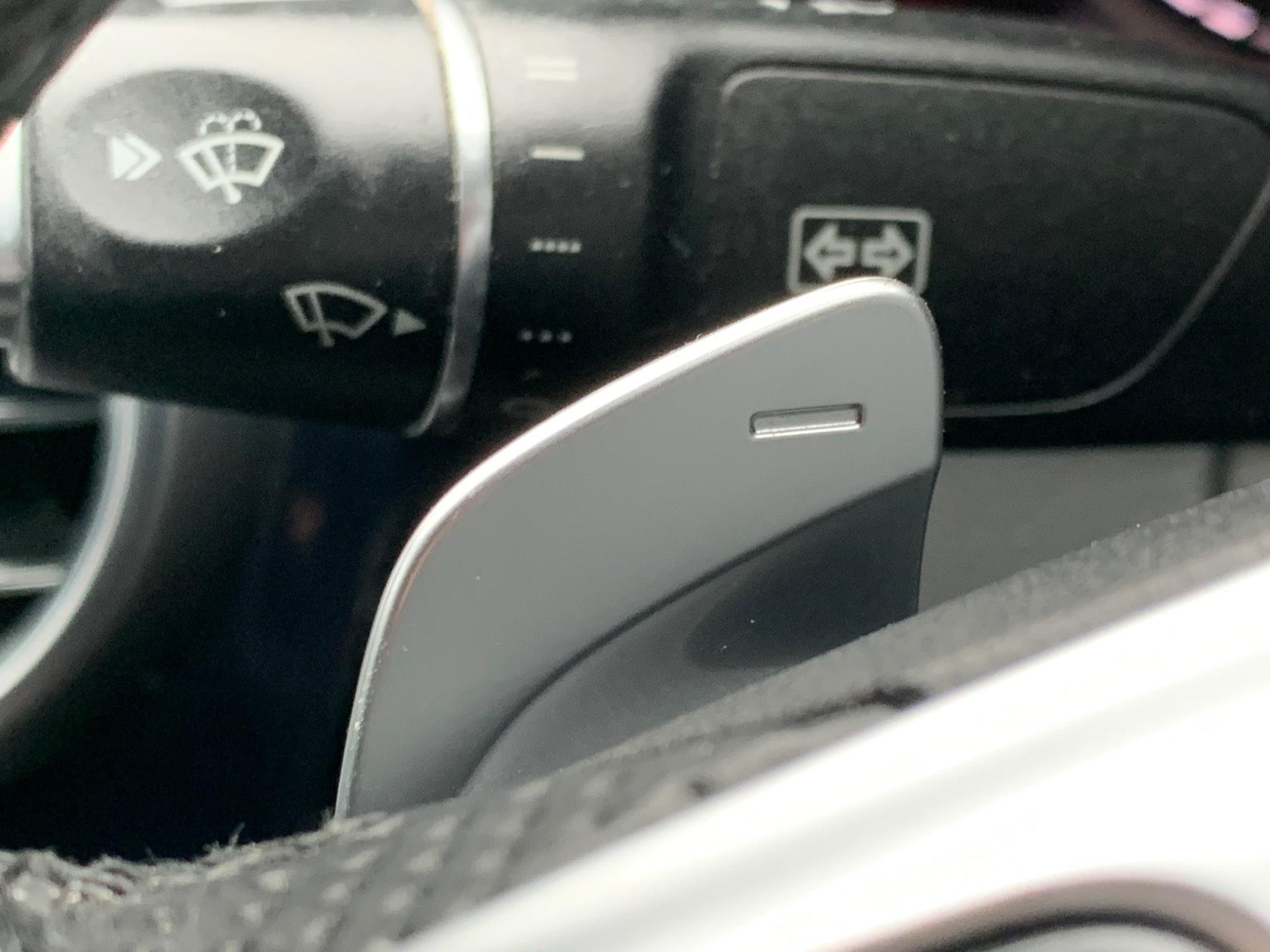 Mercedes-Benz C-Class view 32