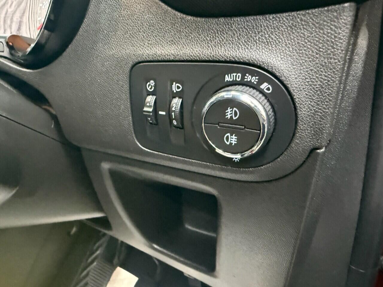 Vauxhall Crossland X view 11