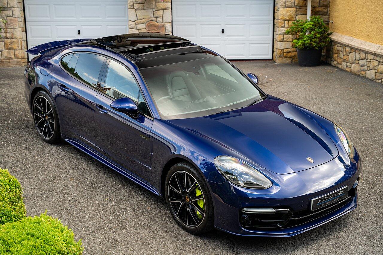 Porsche Panamera view 87