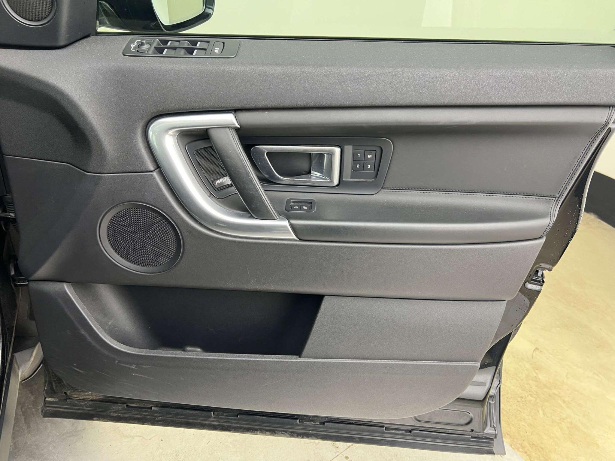 Land Rover Discovery Sport view 28