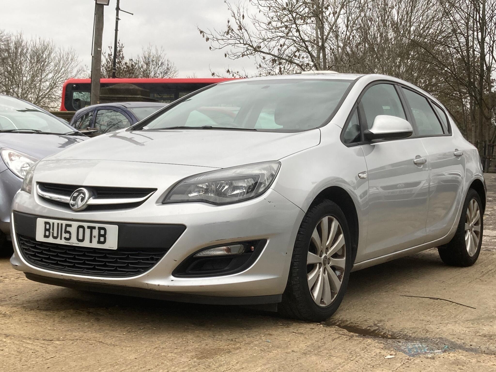 Vauxhall Astra view 4