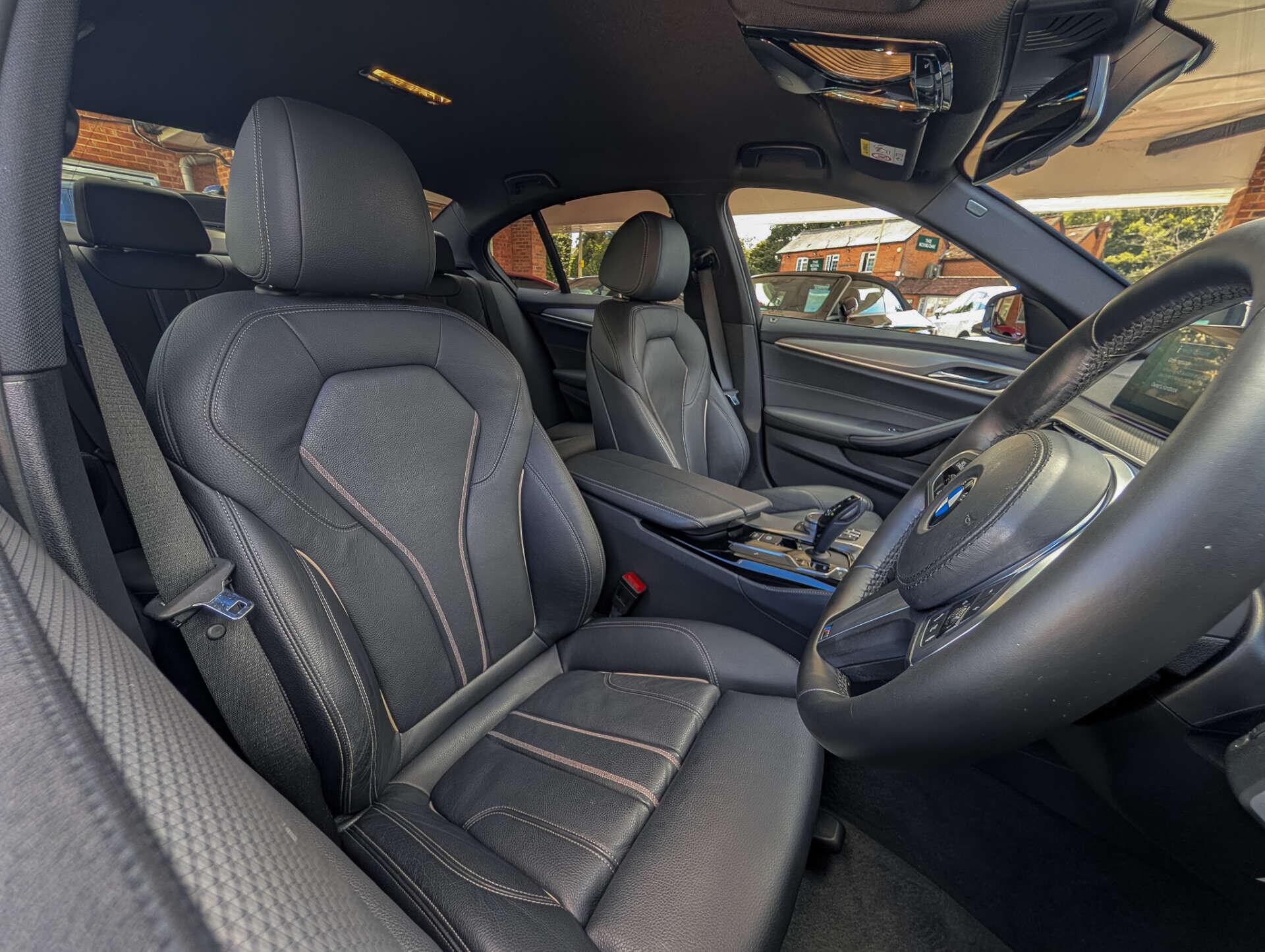 BMW 5 Series view 21